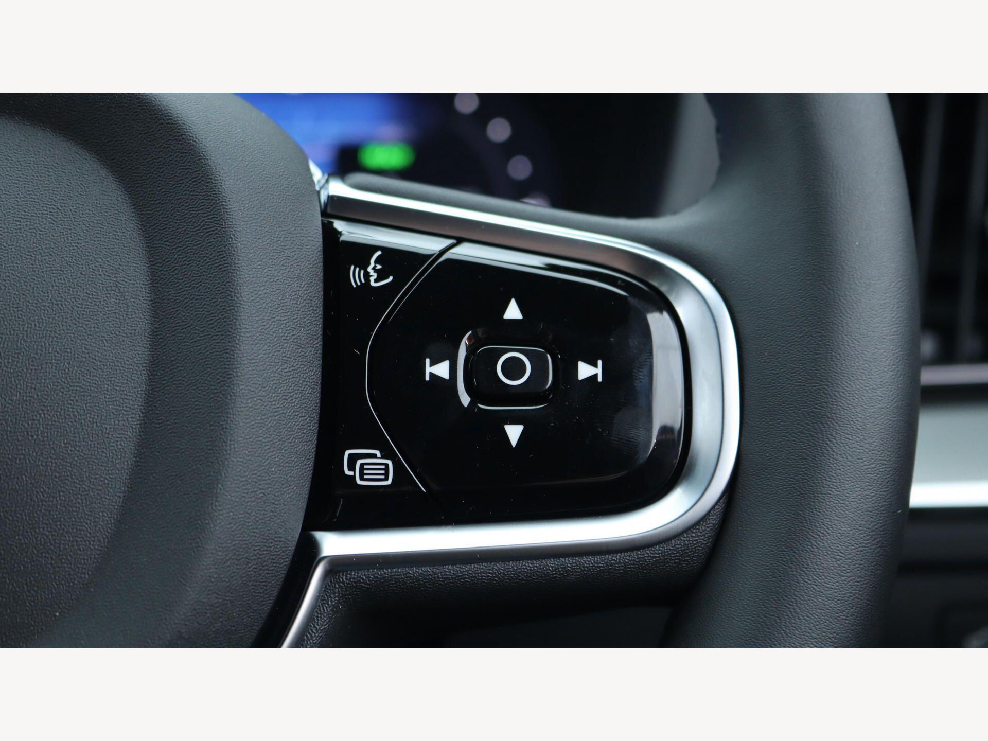 Volvo XC60 view 23