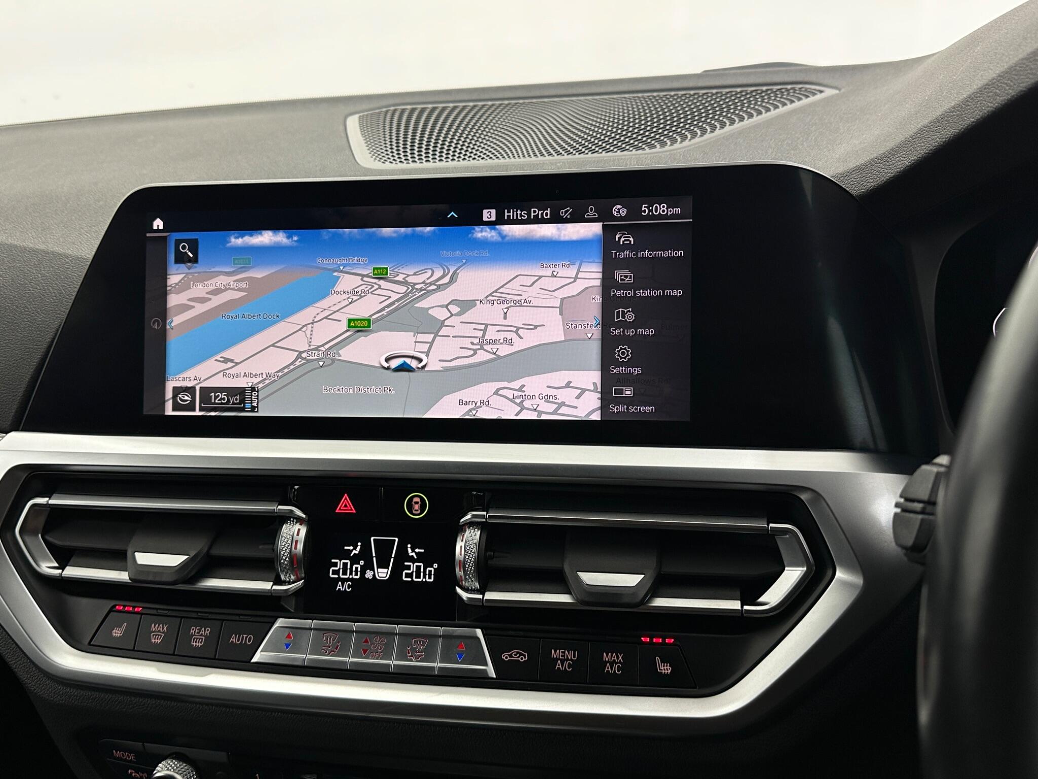 BMW 3 Series view 24