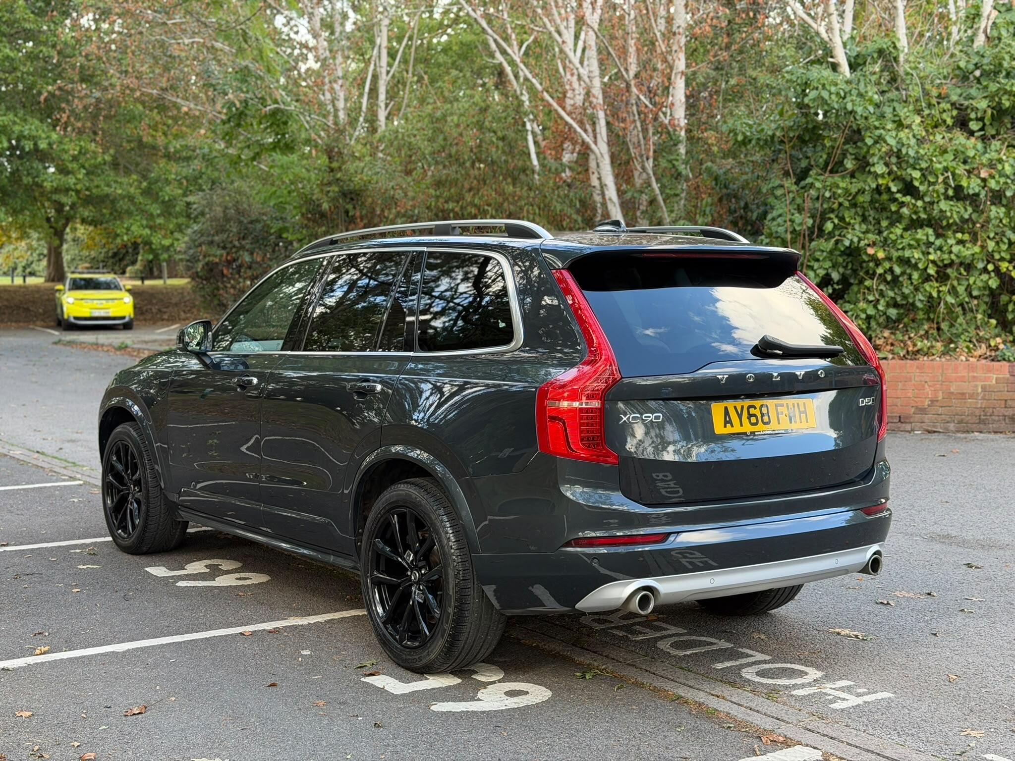 Volvo XC90 view 6
