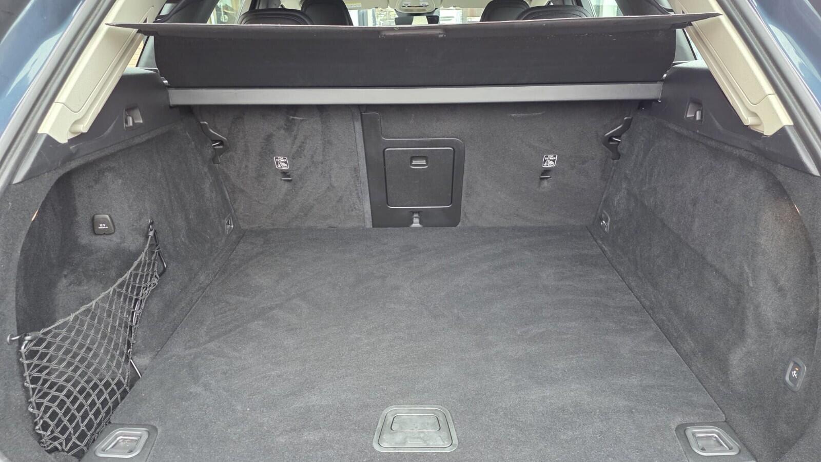 Volvo XC60 view 8