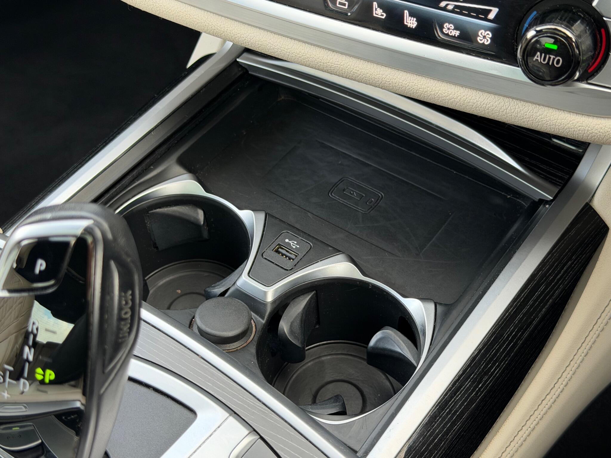 BMW 7 Series view 42
