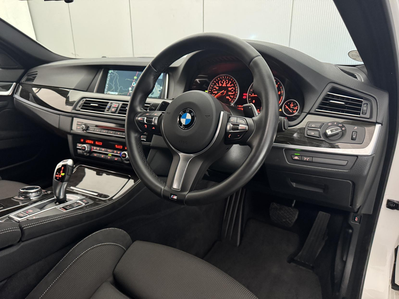 BMW 5 Series view 59