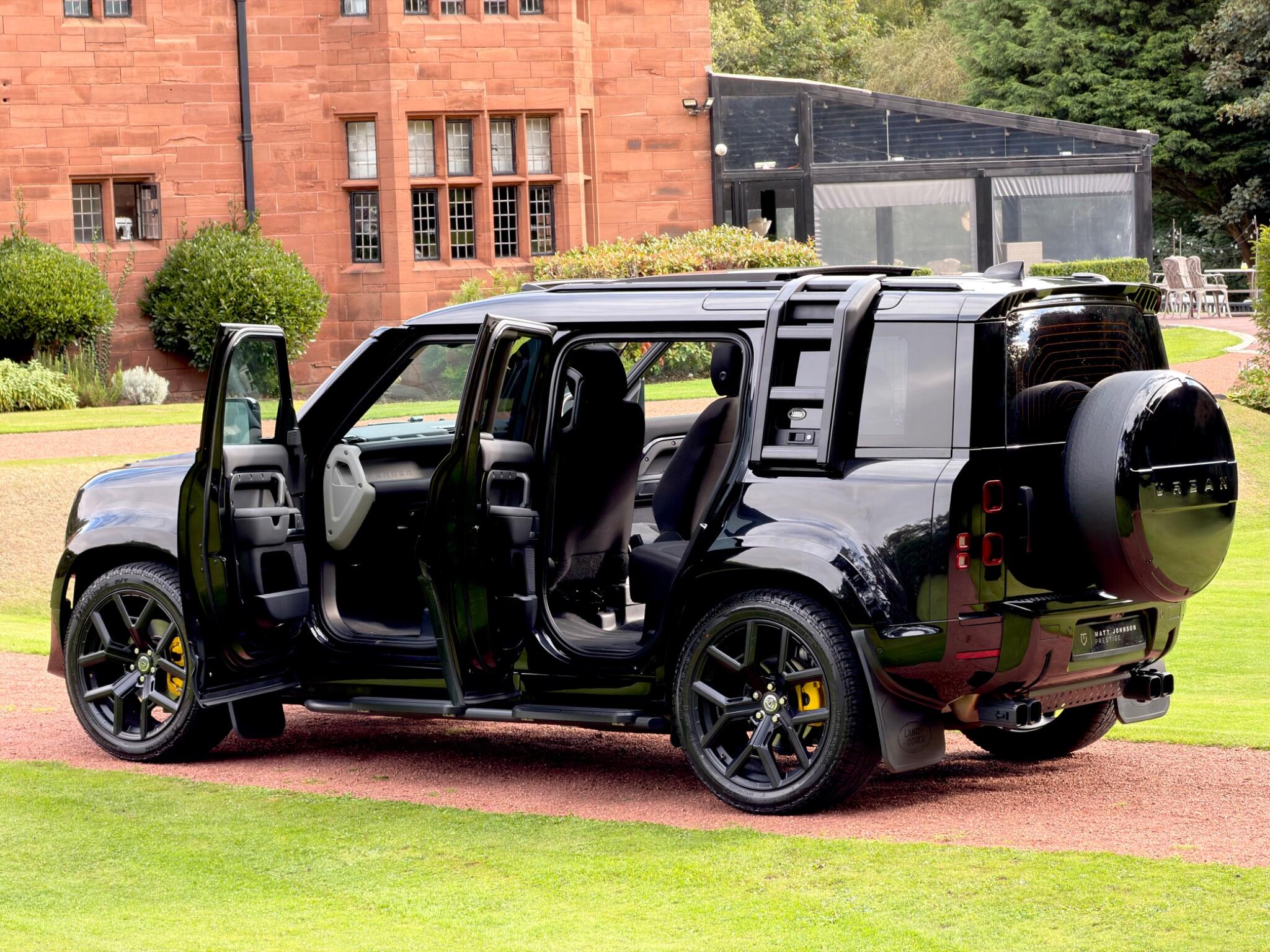 Land Rover Defender 110 view 9