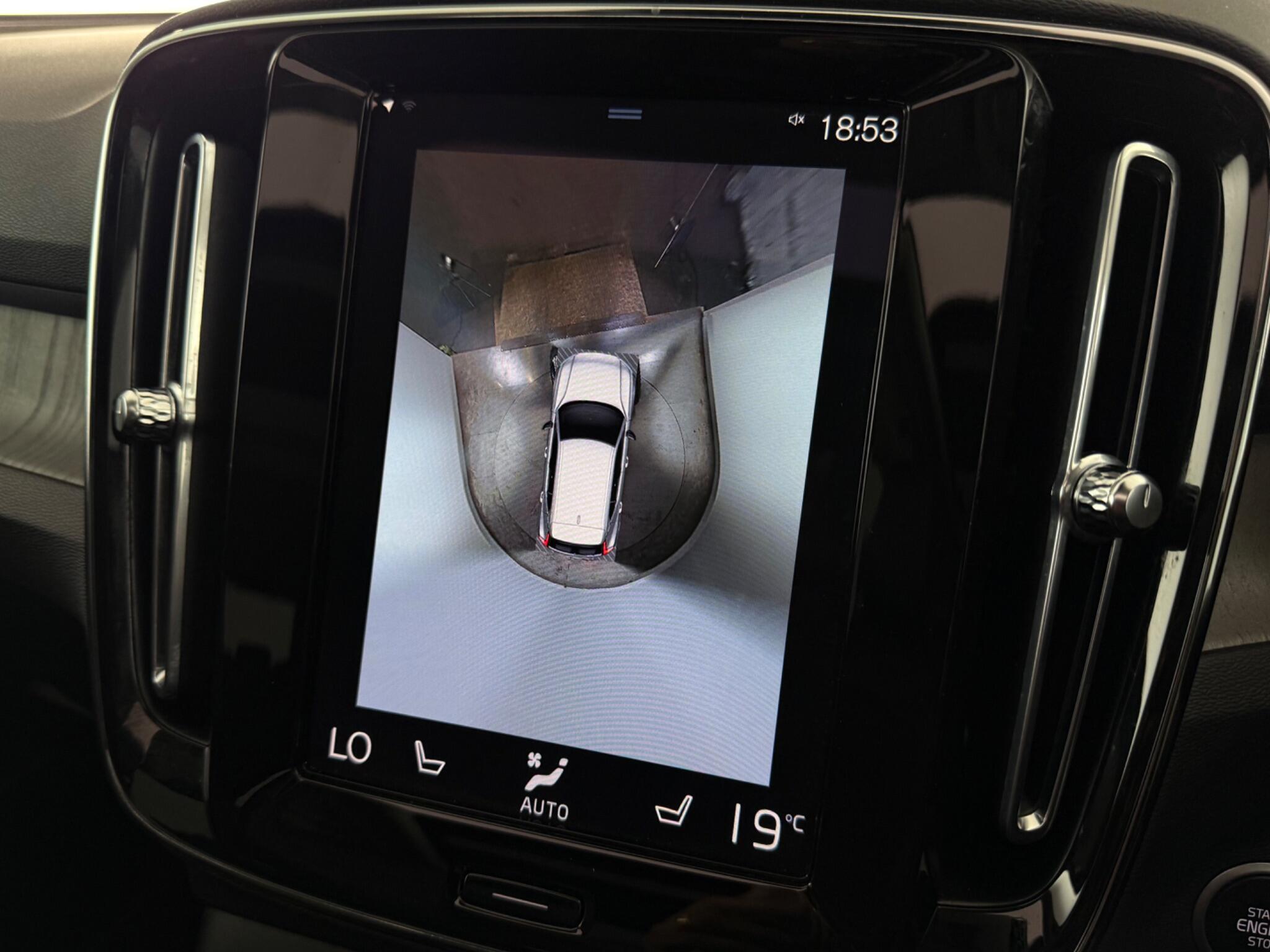 Volvo XC40 view 25