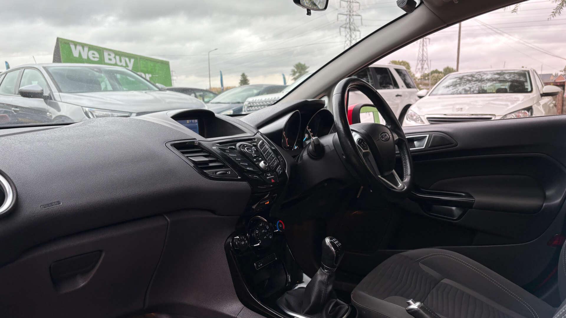 Ford Fiesta view 14