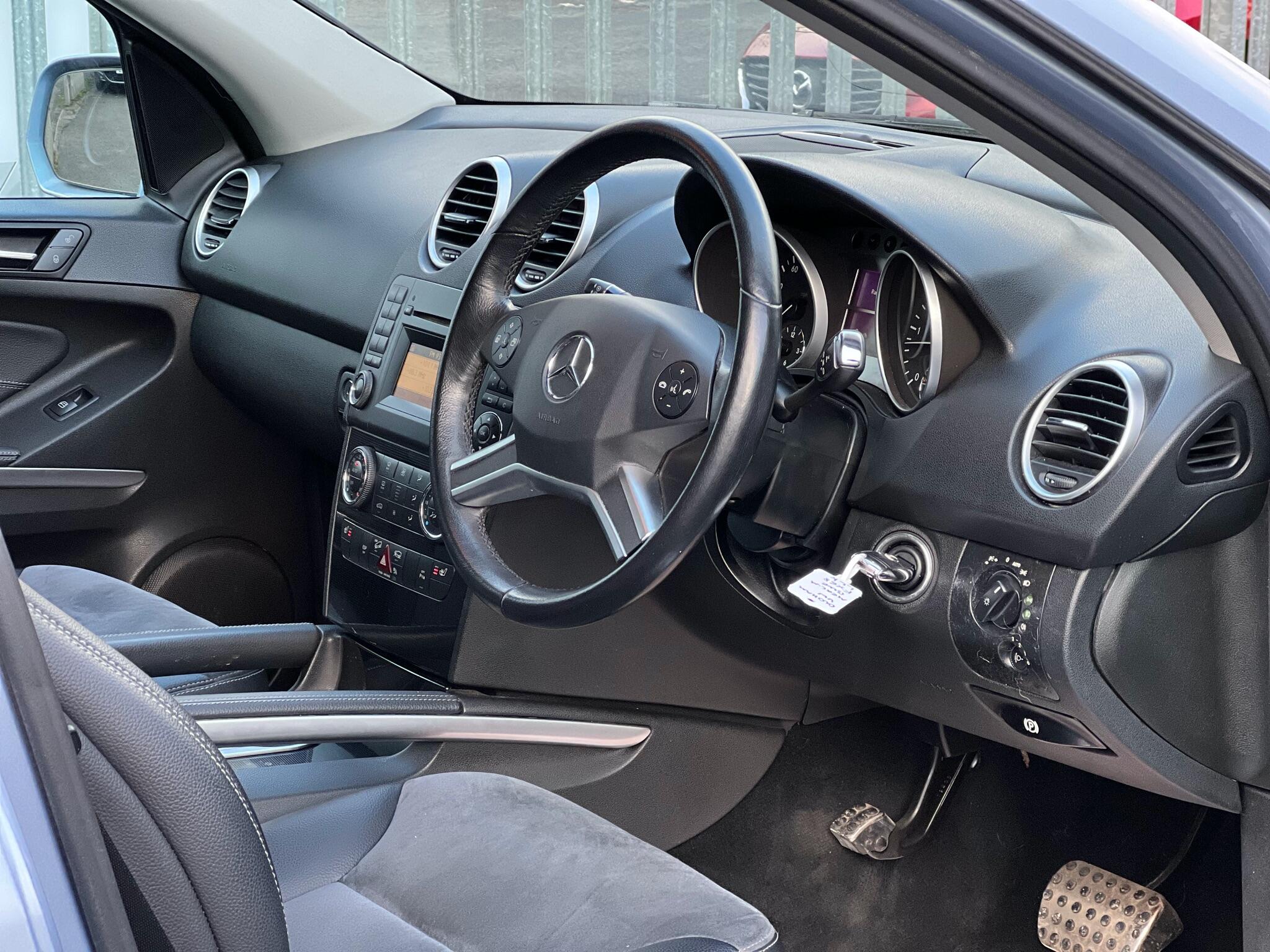 2009 Mercedes-Benz M Class image 13