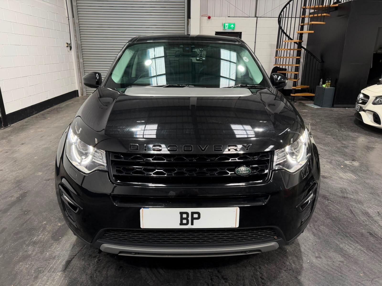Land Rover Discovery Sport view 6