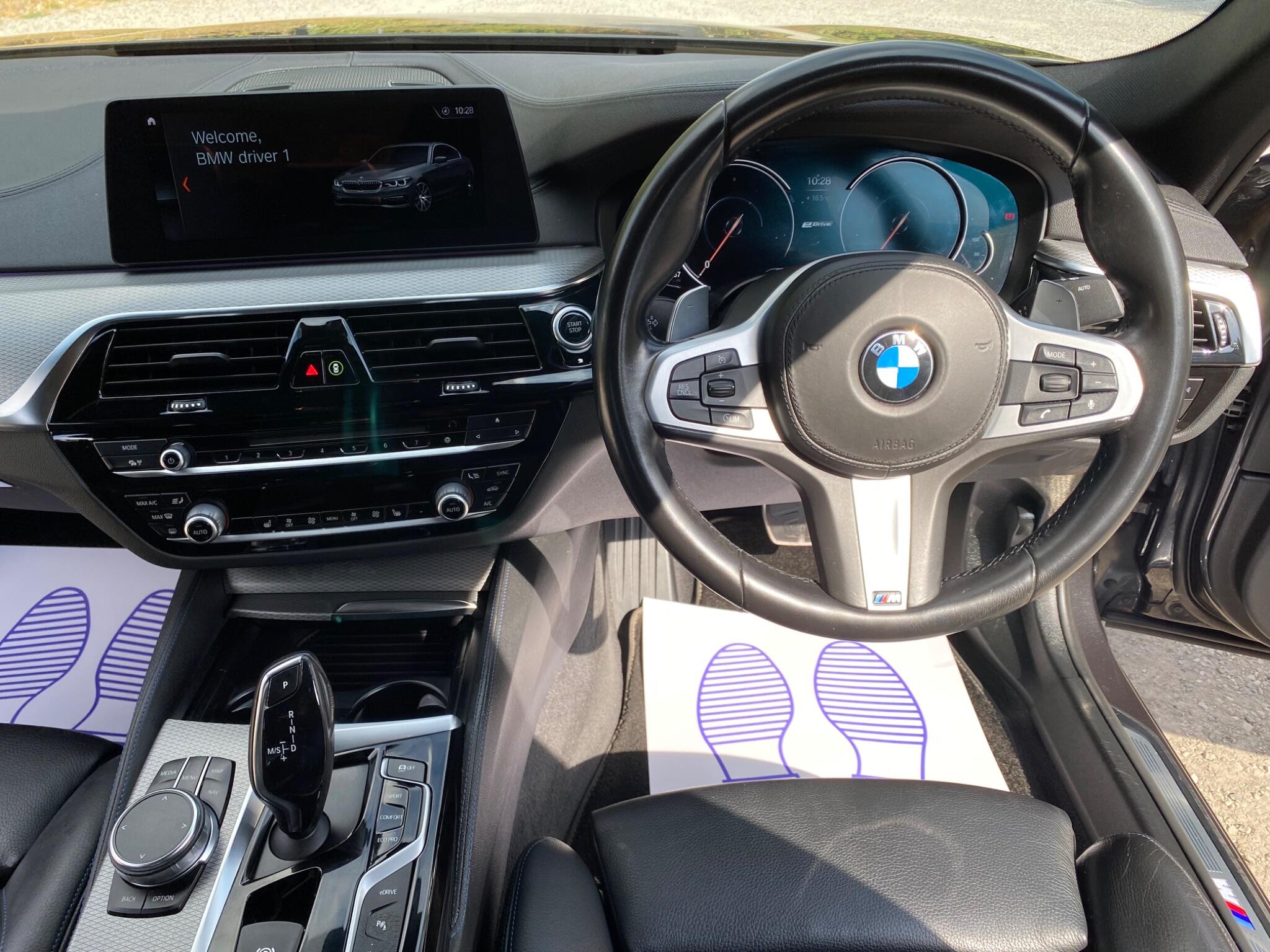 BMW 5 Series view 31