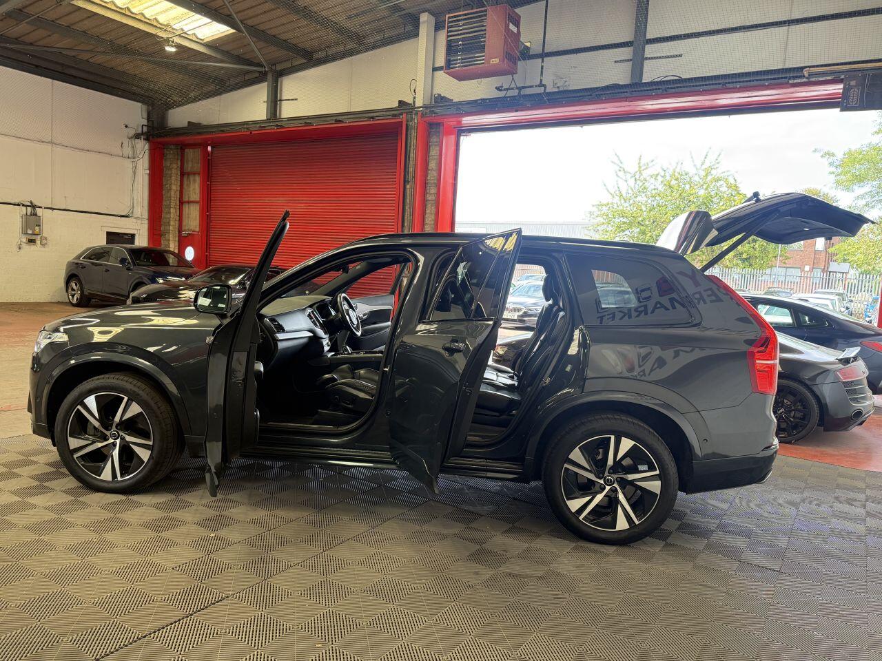 Volvo XC90 view 13
