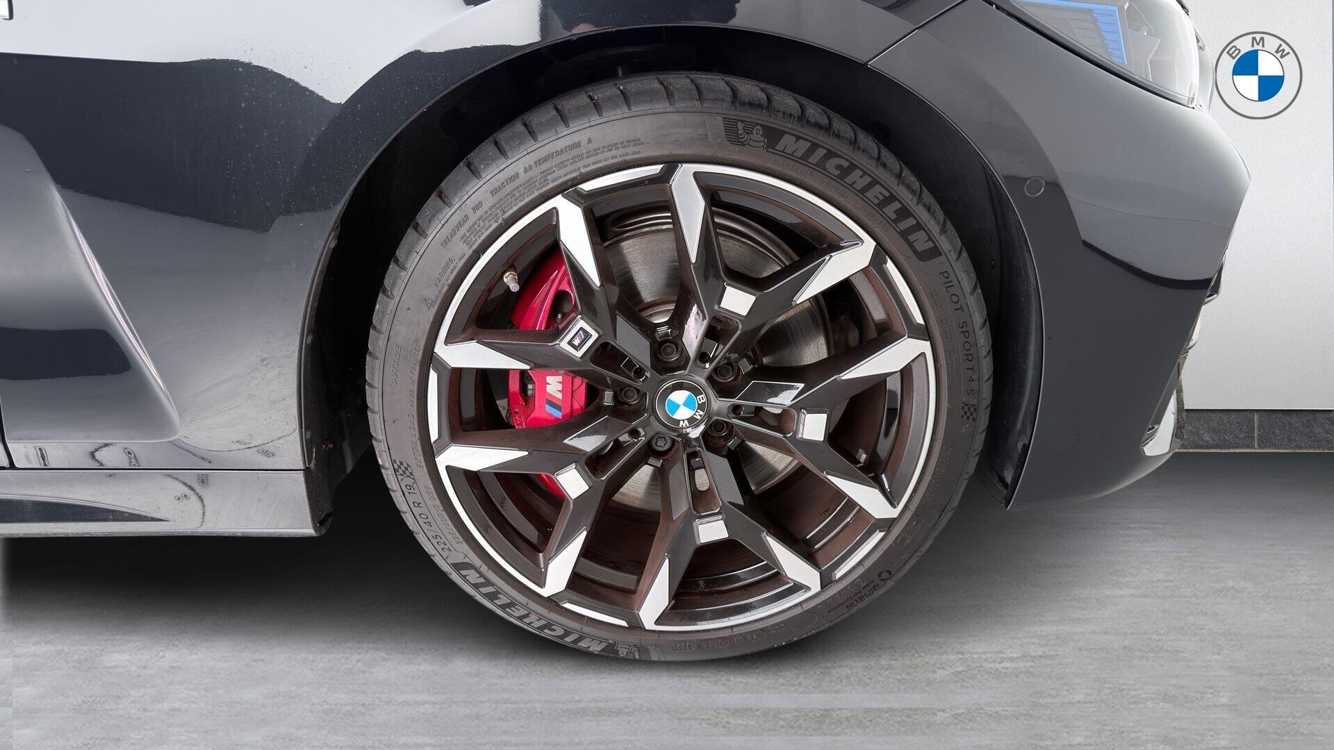 BMW 4 Series view 14