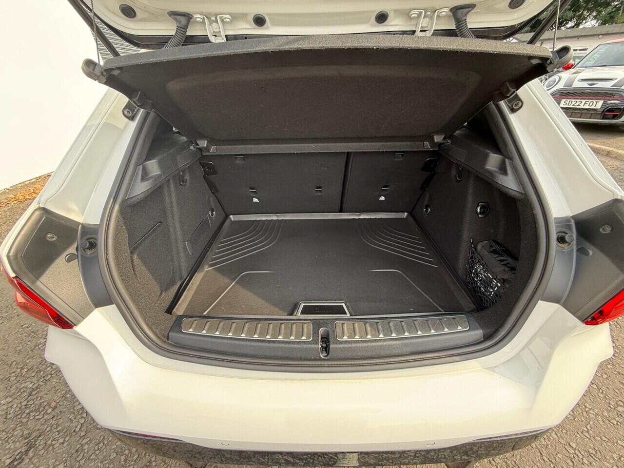 BMW 1 Series view 24