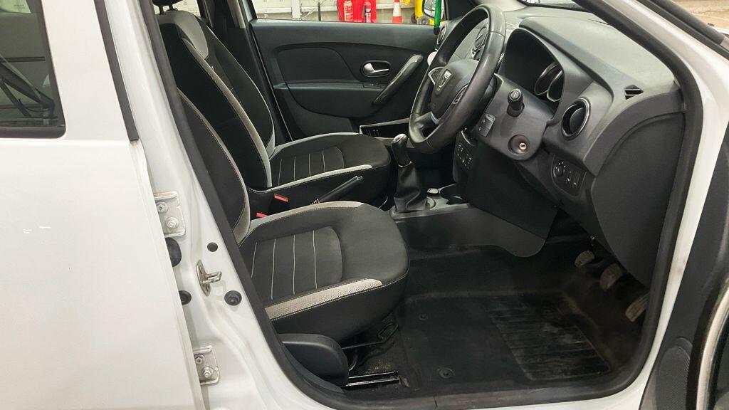 Dacia Sandero view 12