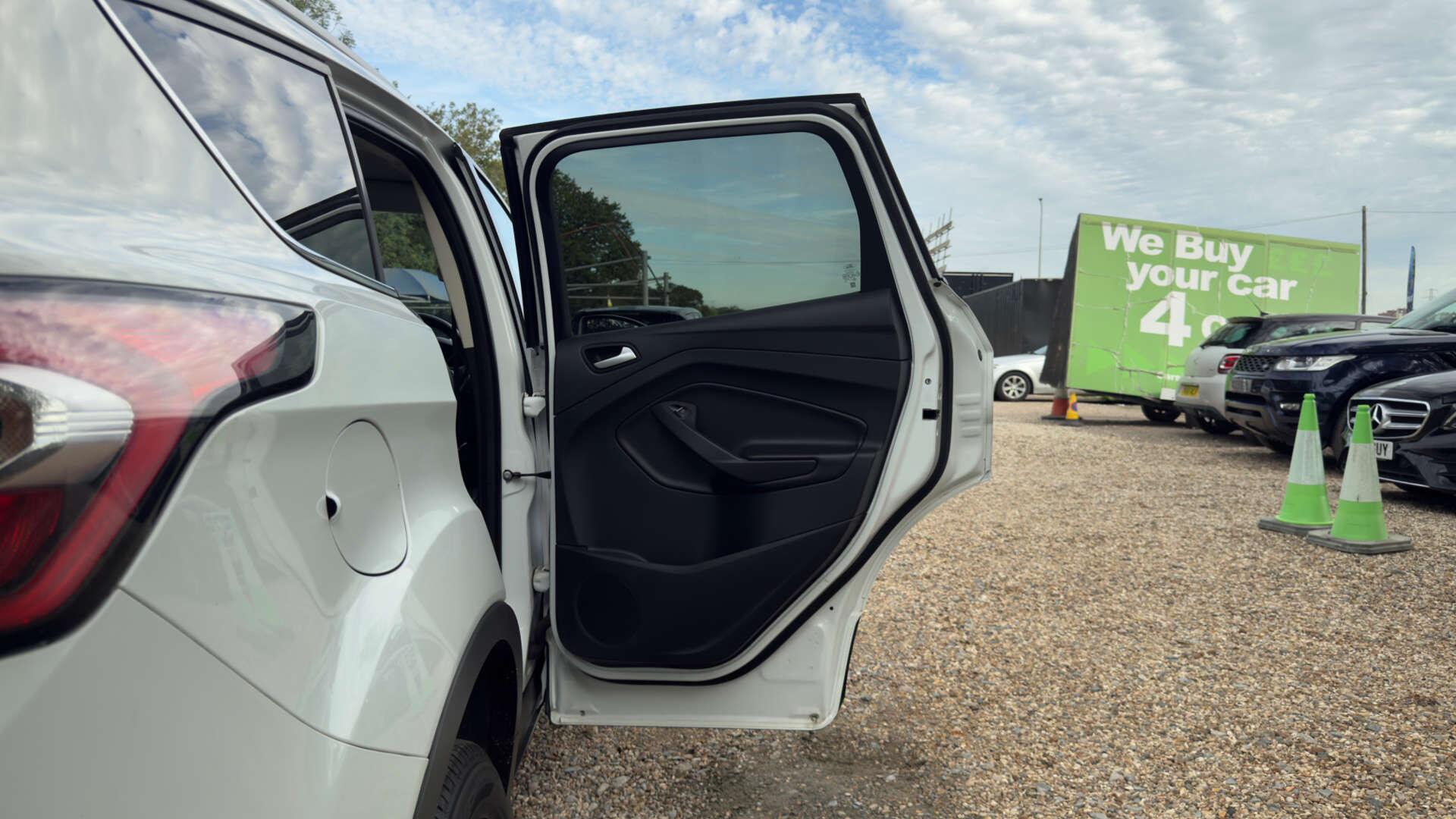 Ford Kuga view 42