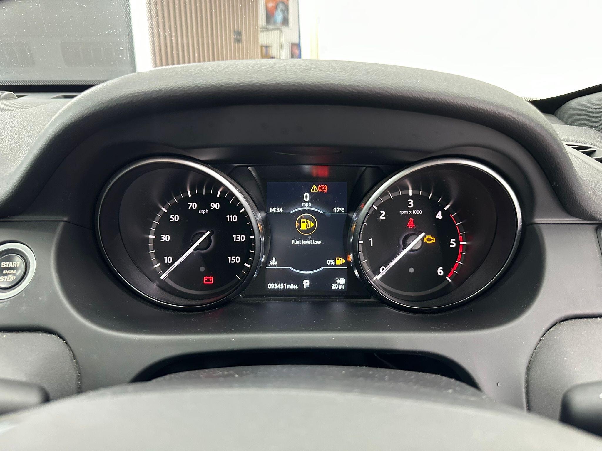 Land Rover Discovery Sport view 41