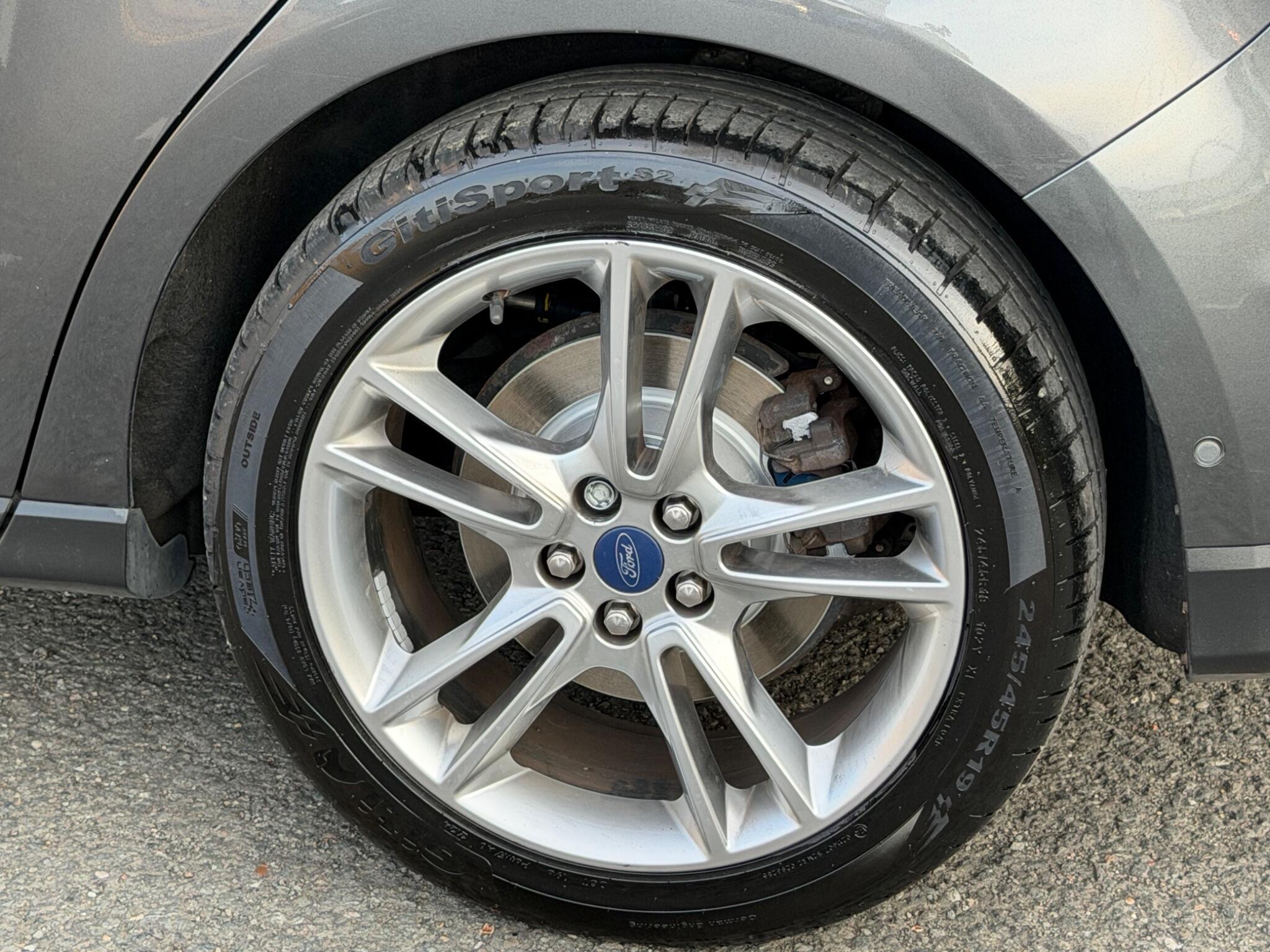Ford Galaxy view 40