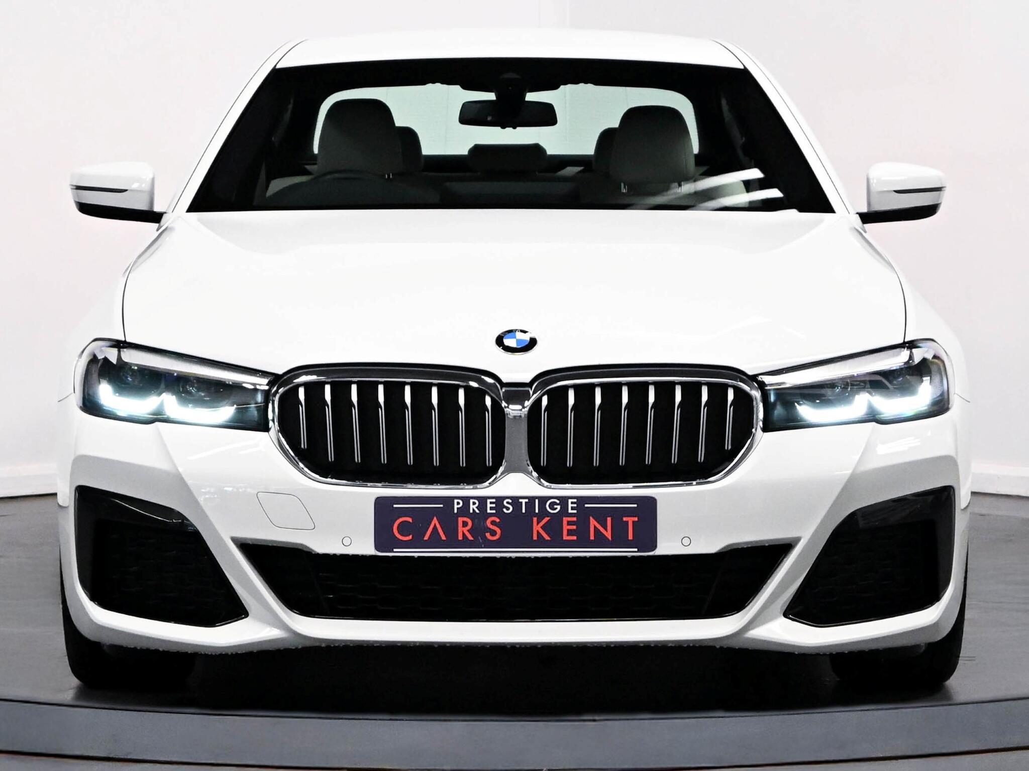BMW 5 Series view 14