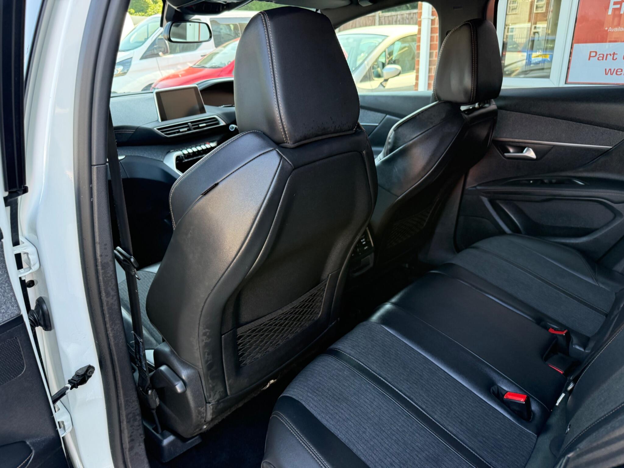 Peugeot 3008 view 26