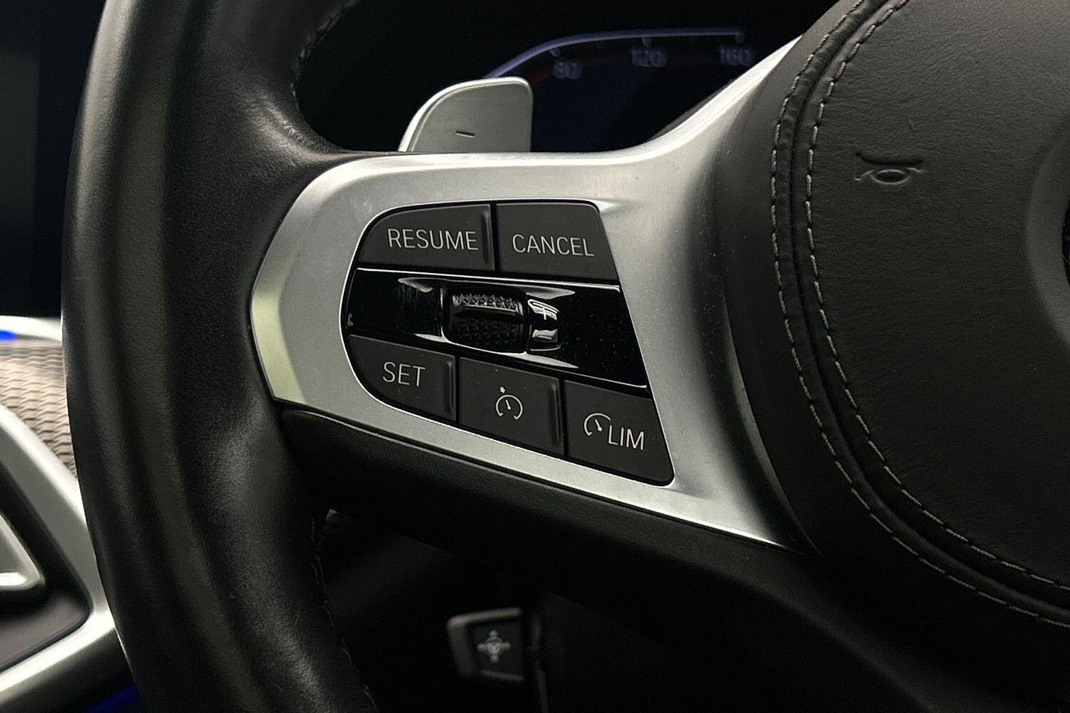 BMW X6 view 18
