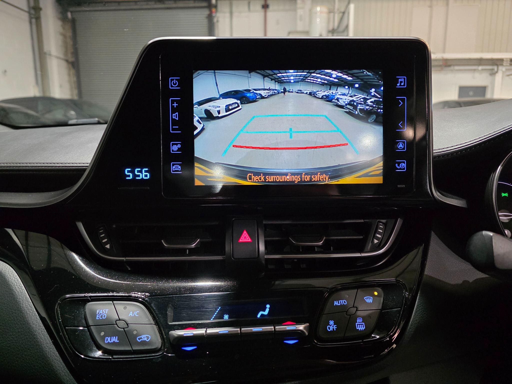Toyota C-HR view 8