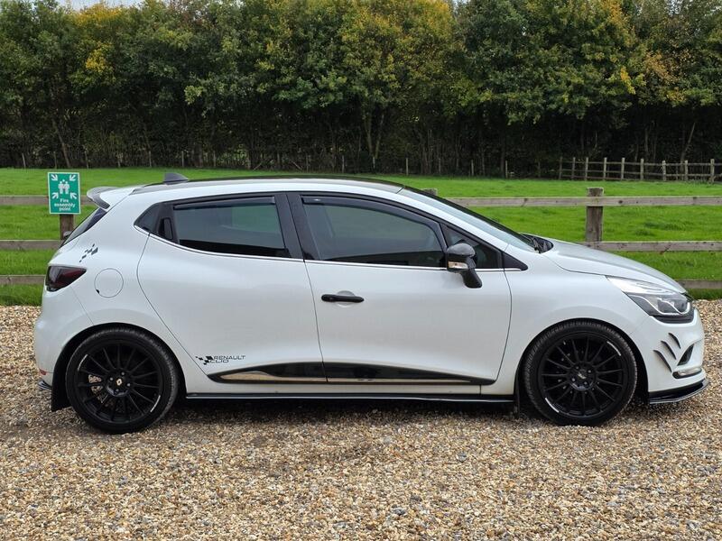 2018 Renault Clio 1.5 dCi Iconic Euro 6 (s/s) 5dr • 96,400 miles image 6