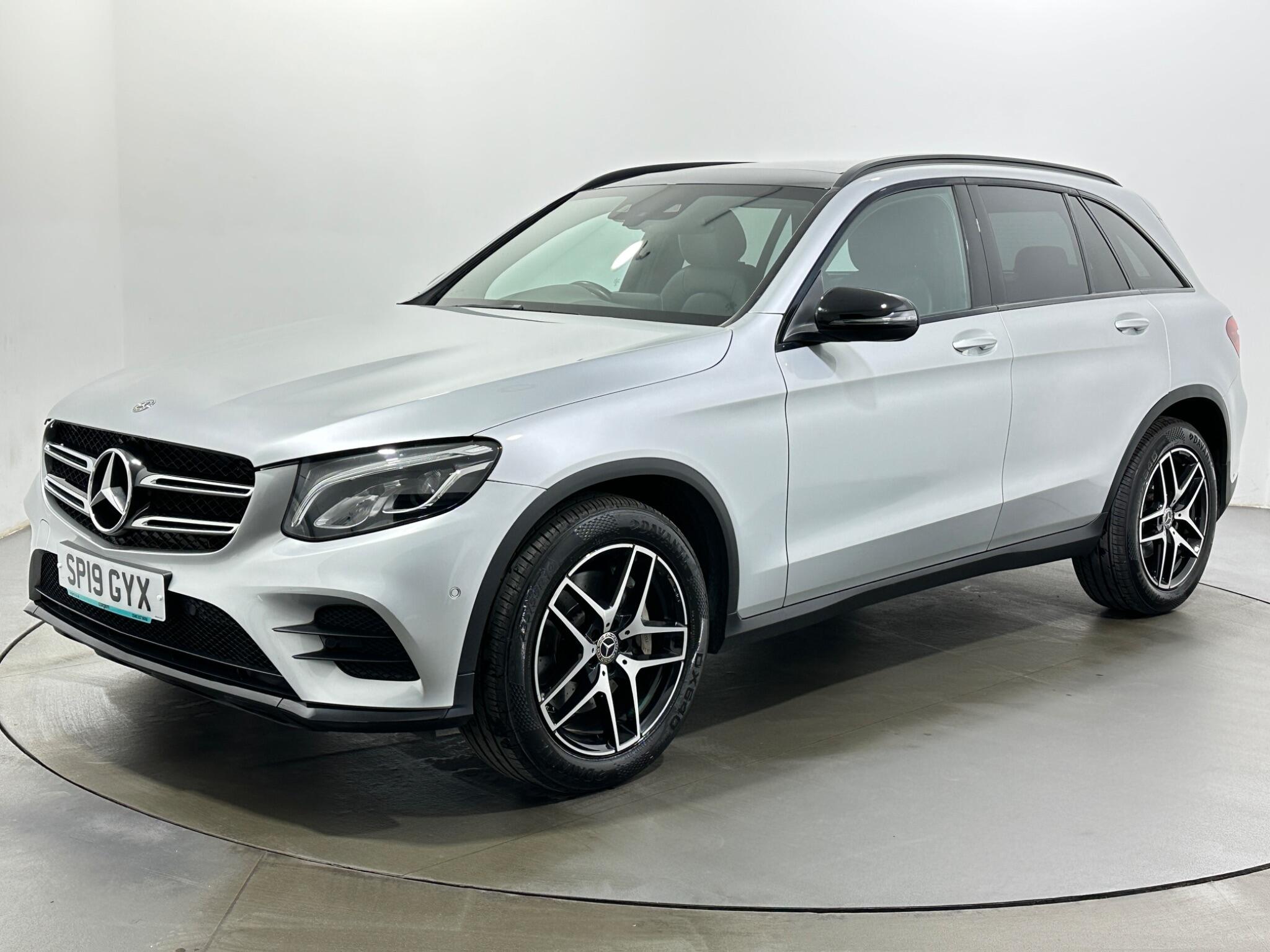 Mercedes-Benz GLC view 4