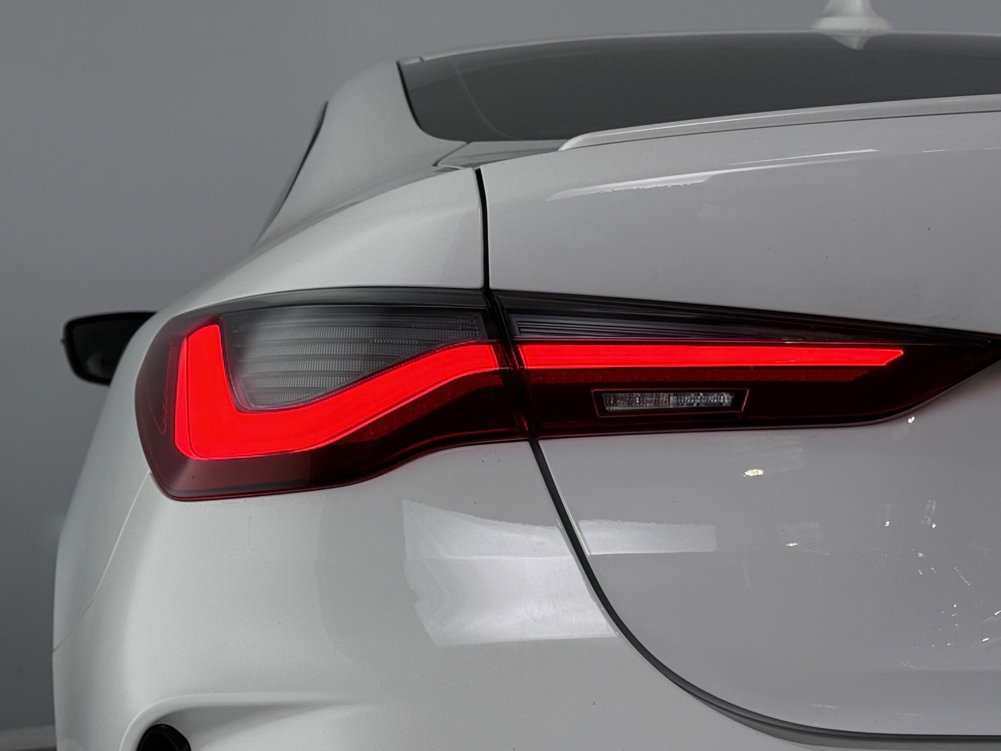 BMW 4 Series view 9