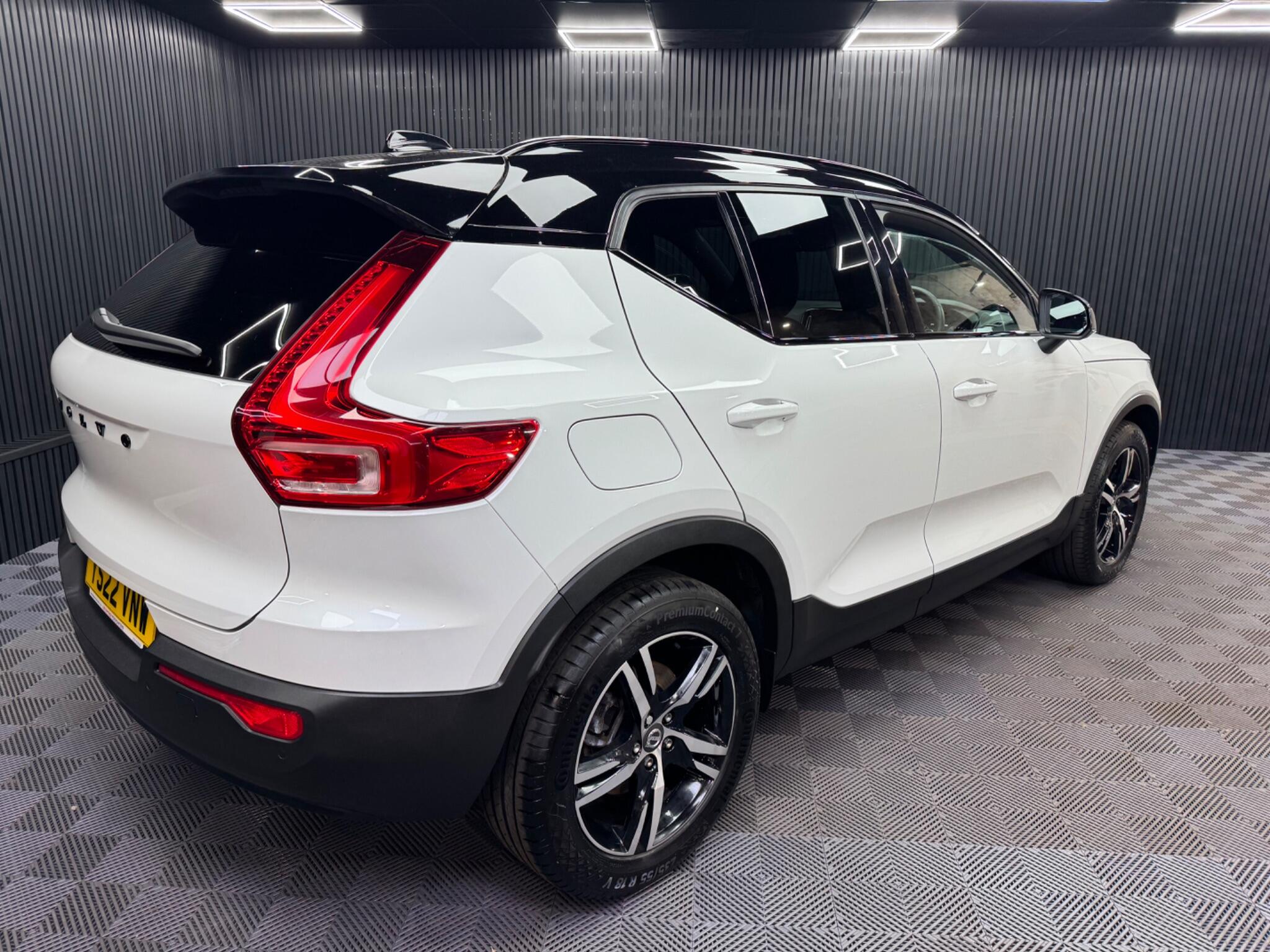 Volvo XC40 view 23