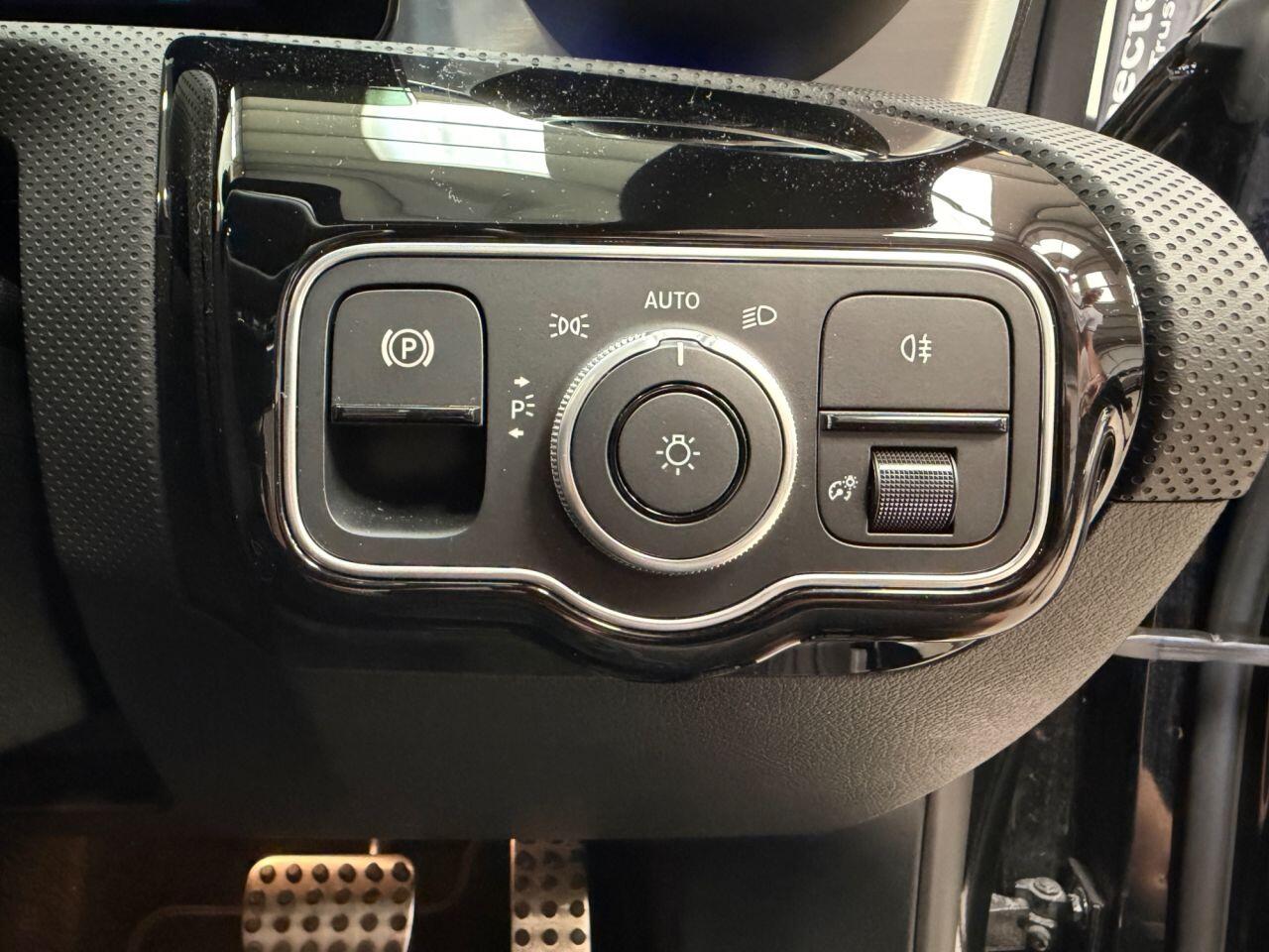 Mercedes-Benz Cla view 39