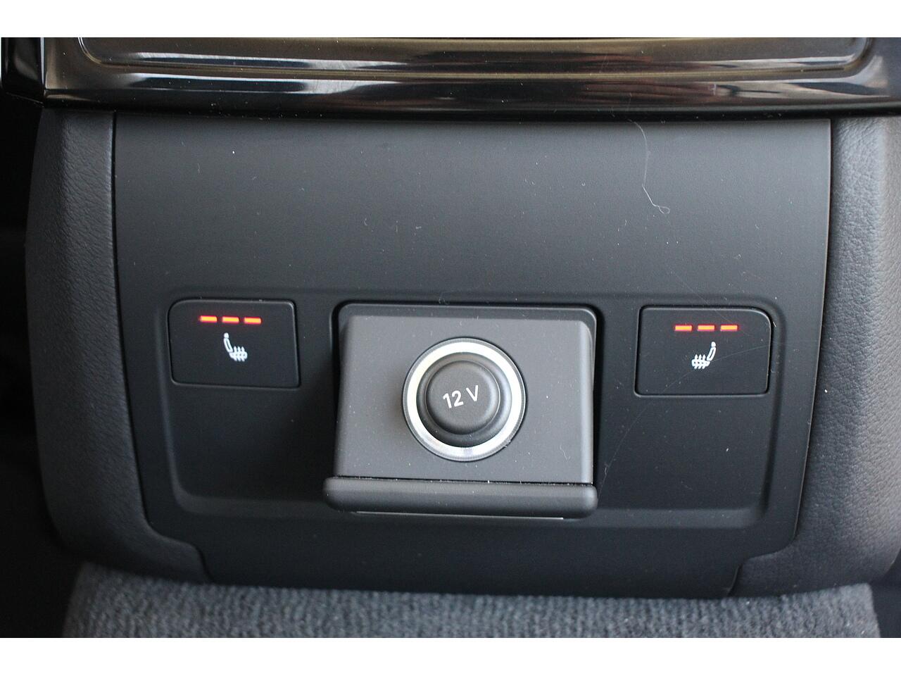 Audi A8 view 20