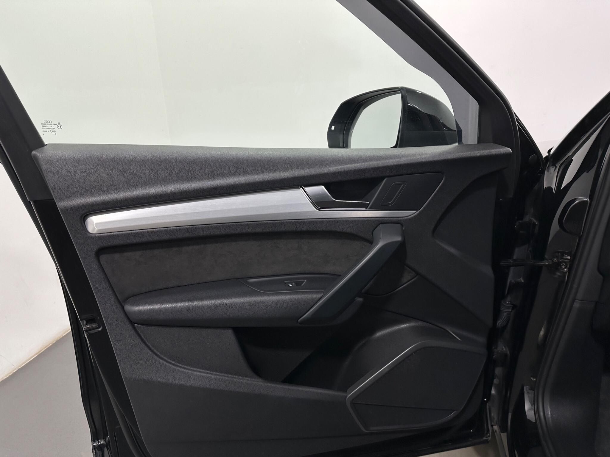 Audi Q5 view 38