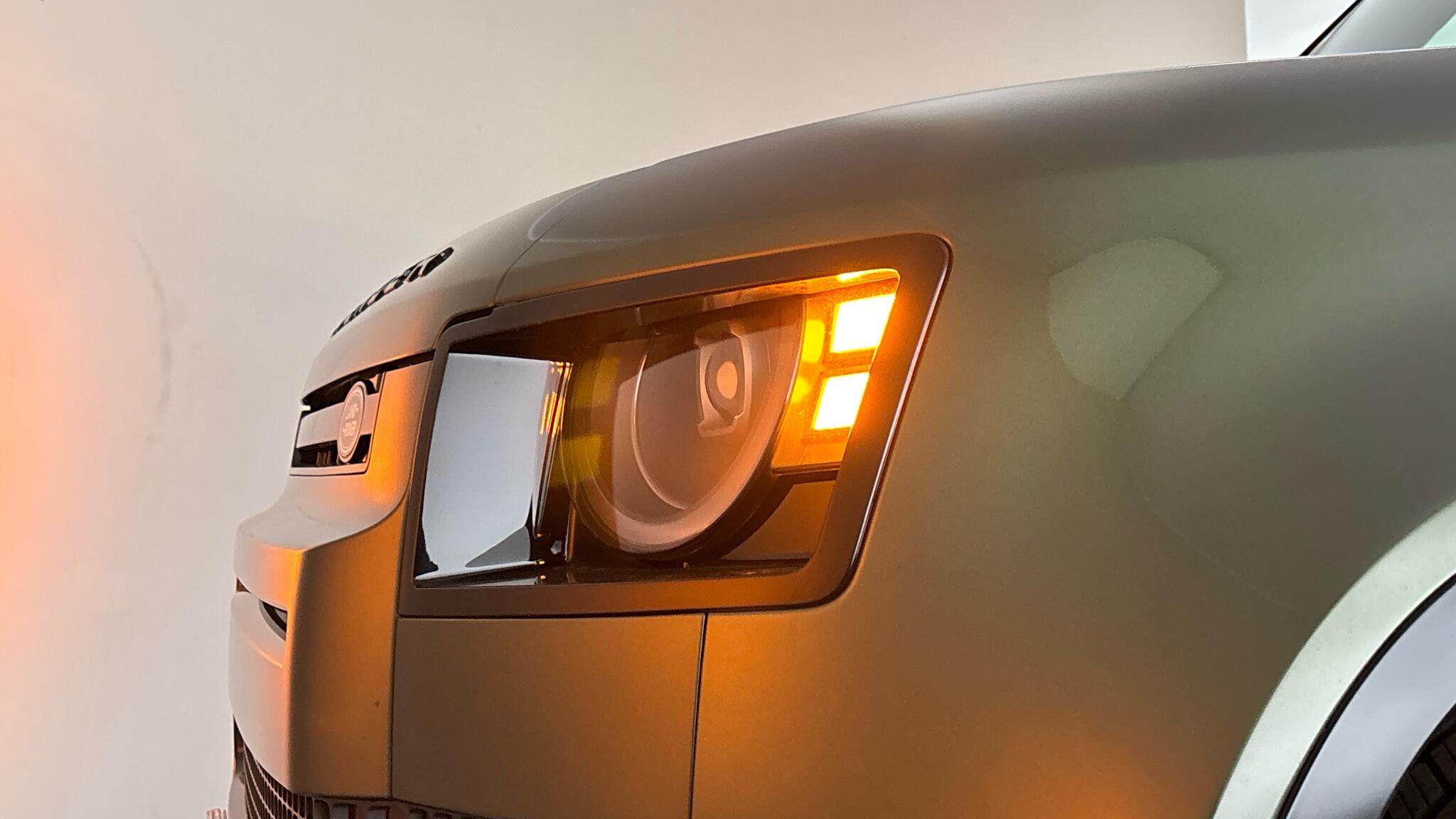Land Rover Defender view 24
