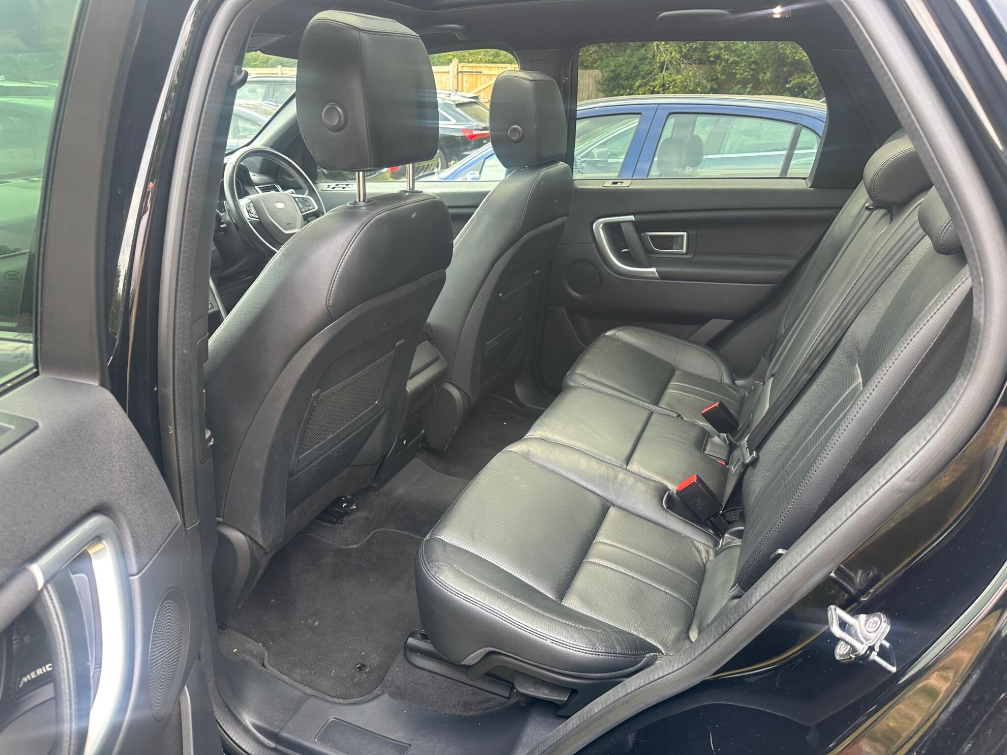 Land Rover Discovery Sport view 12