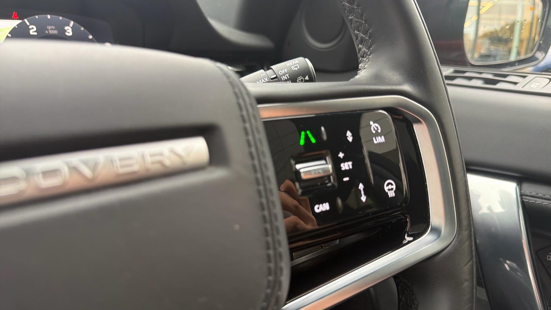 Land Rover Discovery Sport view 29