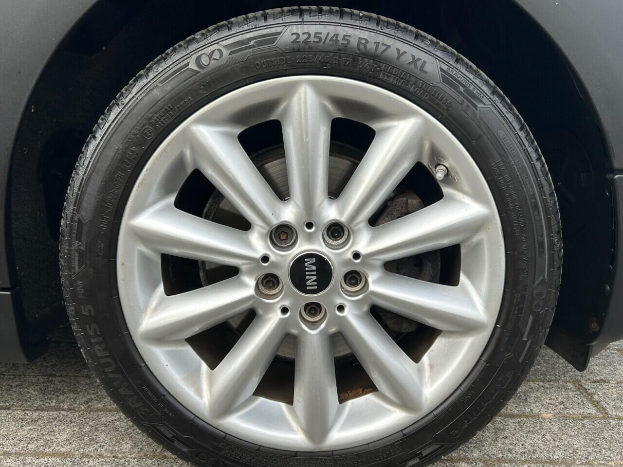Mini Clubman view 45