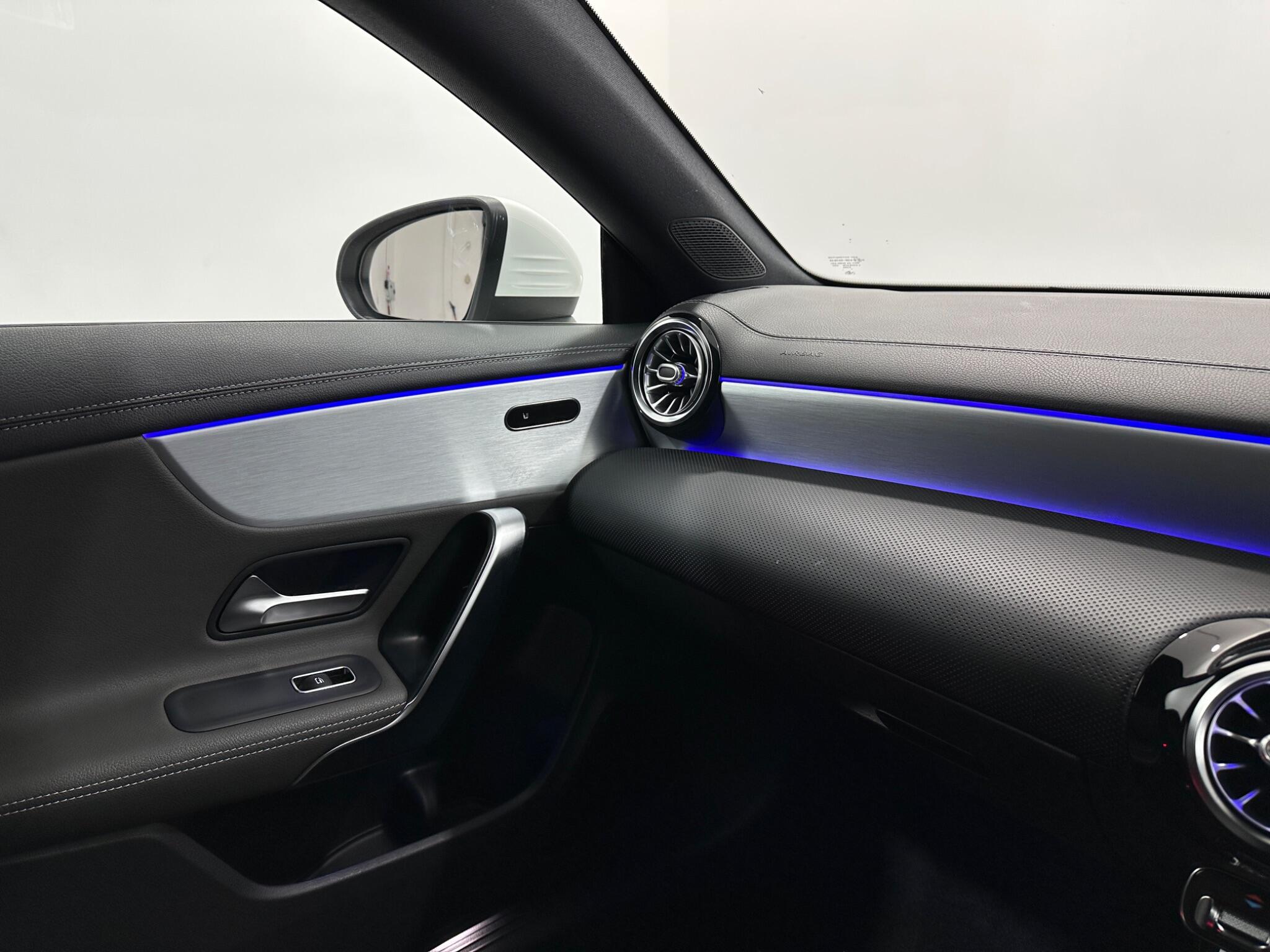Mercedes-Benz Cla view 29