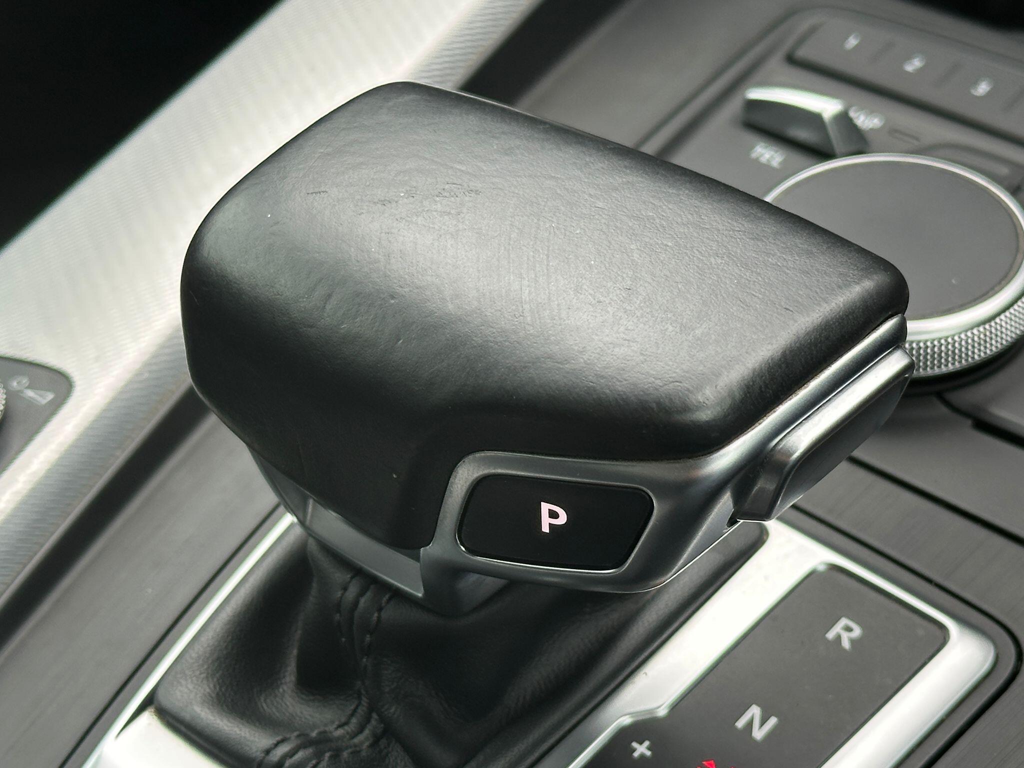 Audi A4 Avant view 24