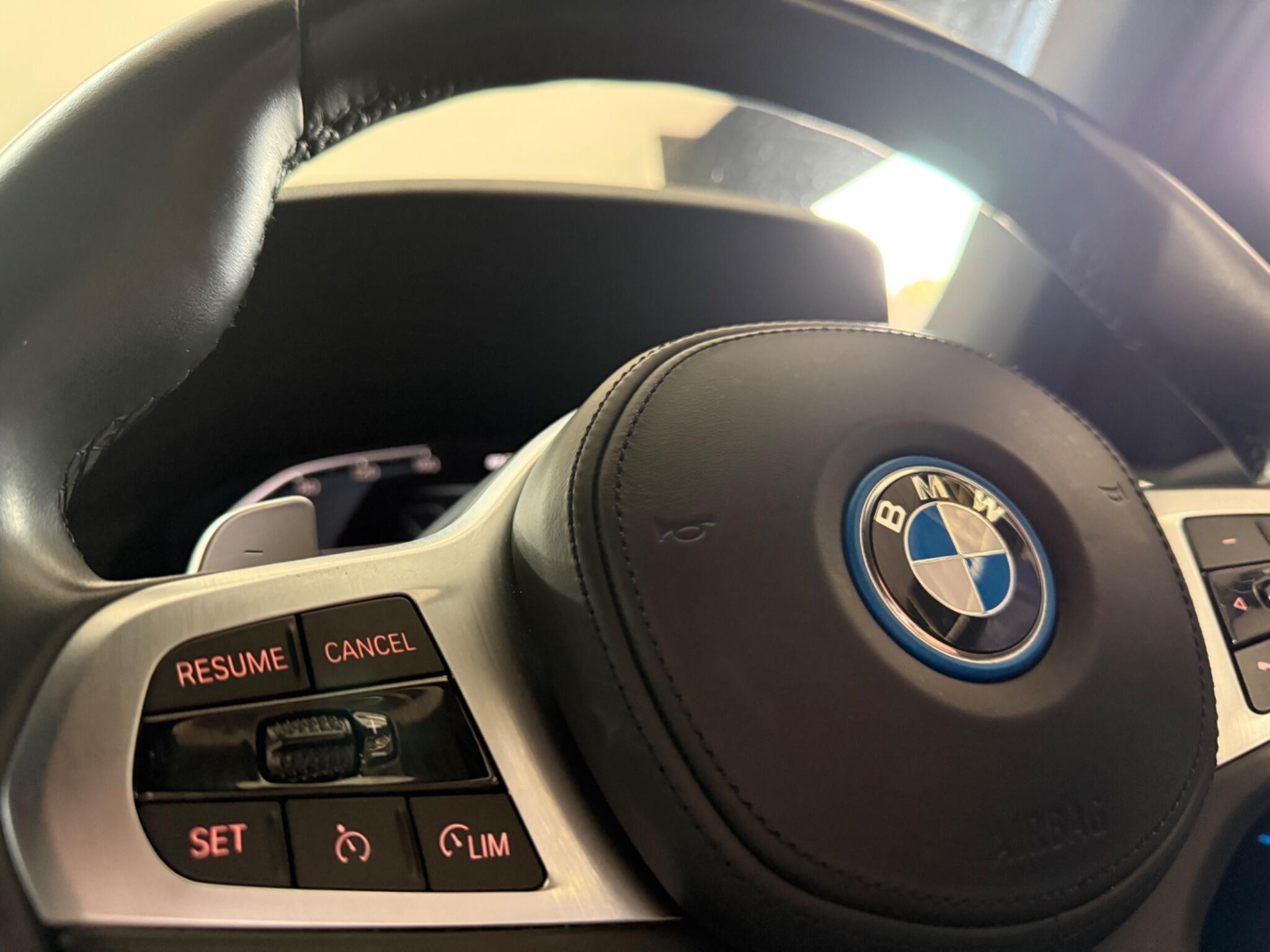 BMW 3 Series view 21