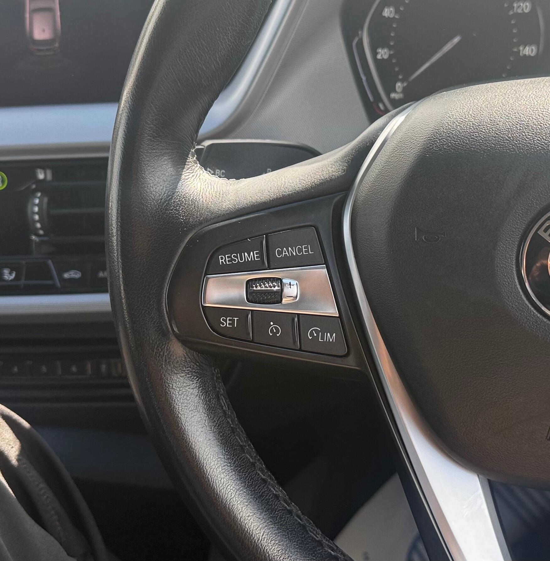 BMW 1 Series view 28