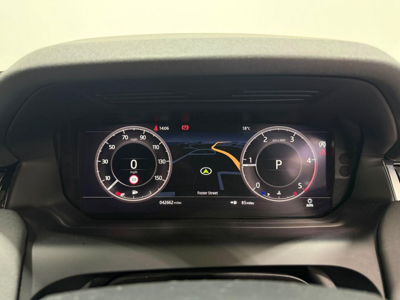 Land Rover Discovery Sport view 22