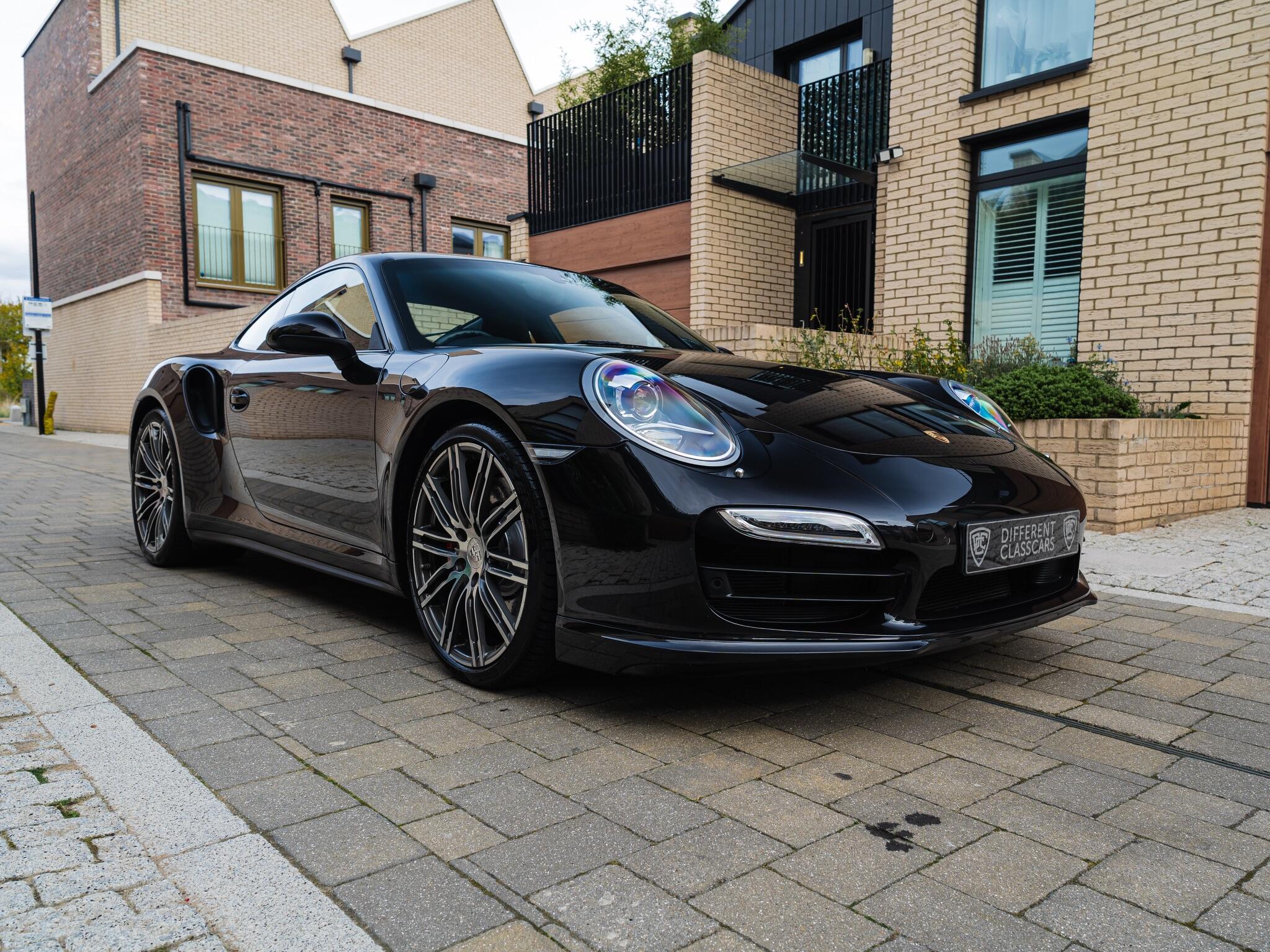 Porsche 911 view 69