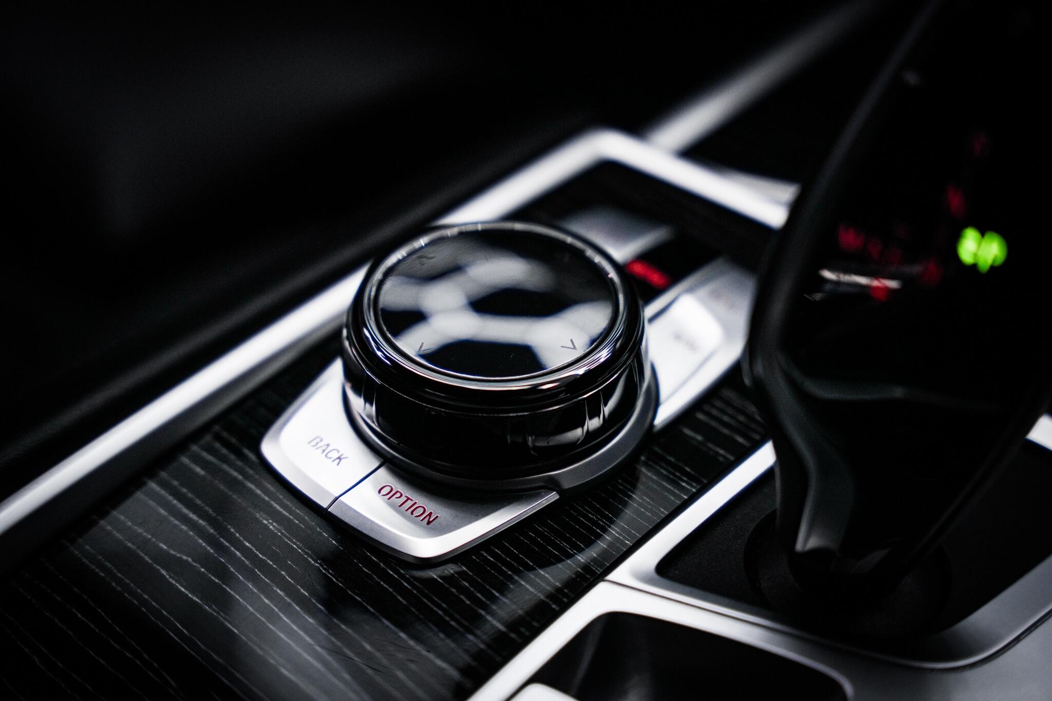 BMW 7 Series view 44