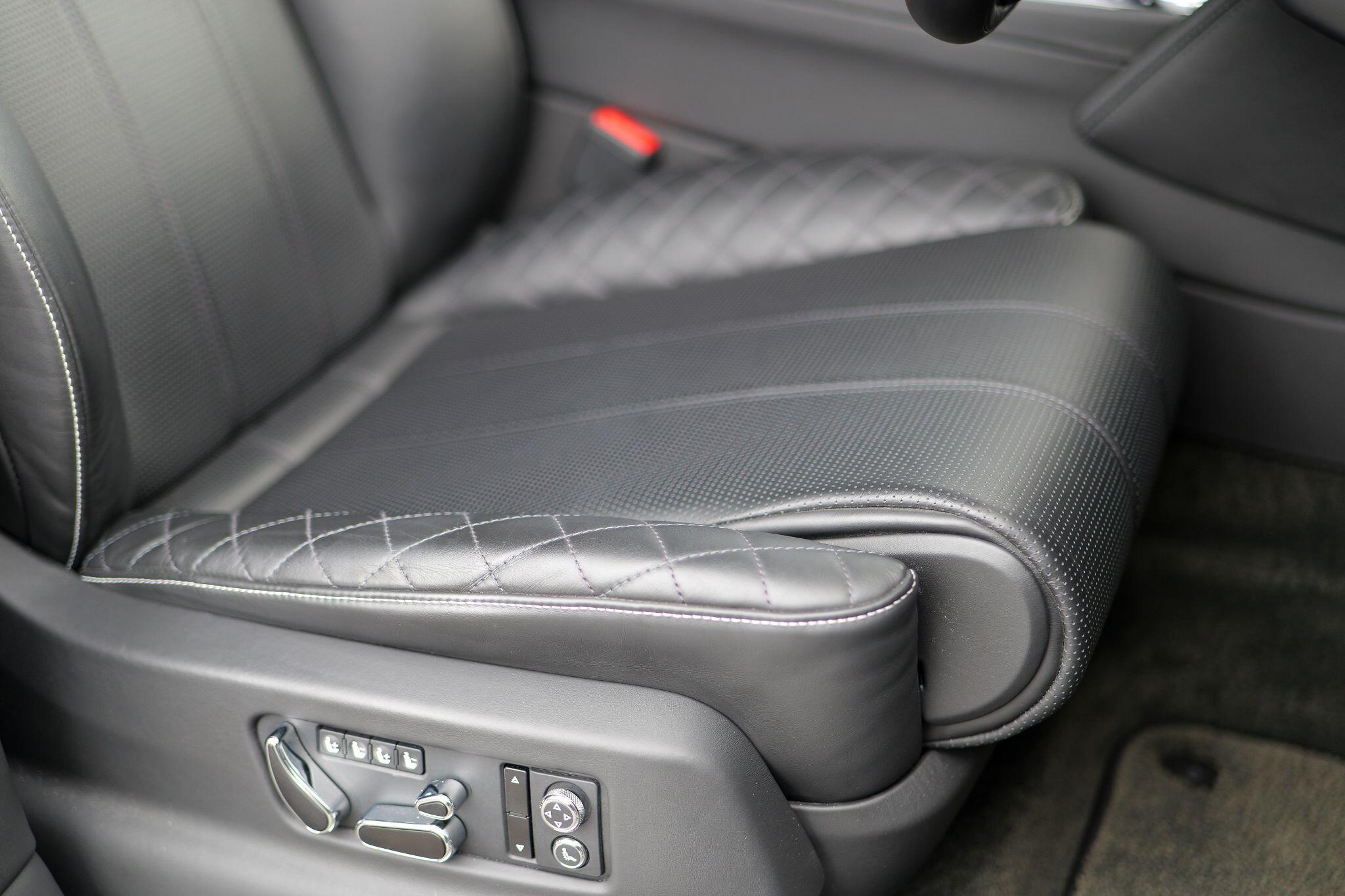 Bentley Bentayga view 25