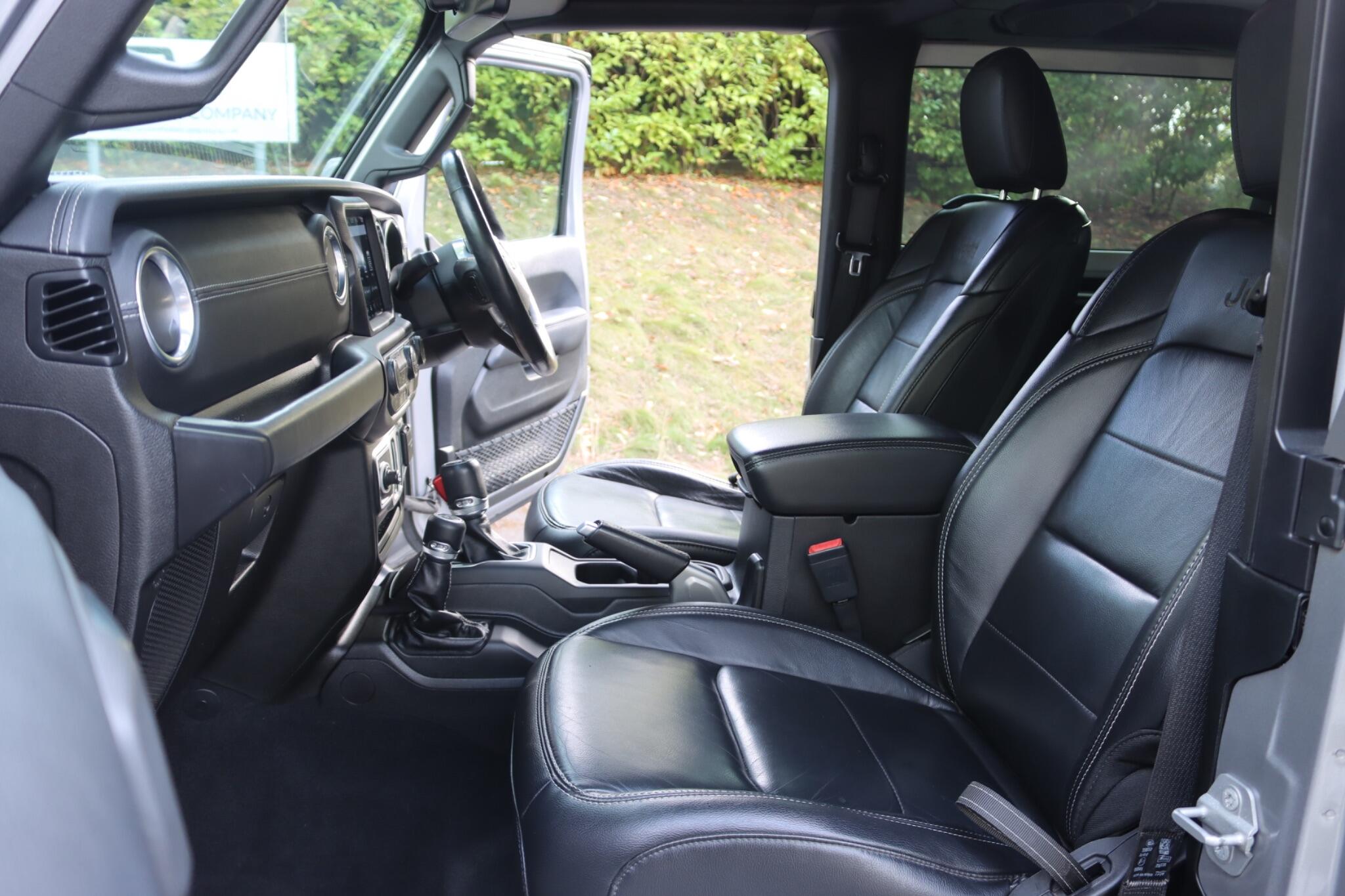 Jeep Wrangler view 3