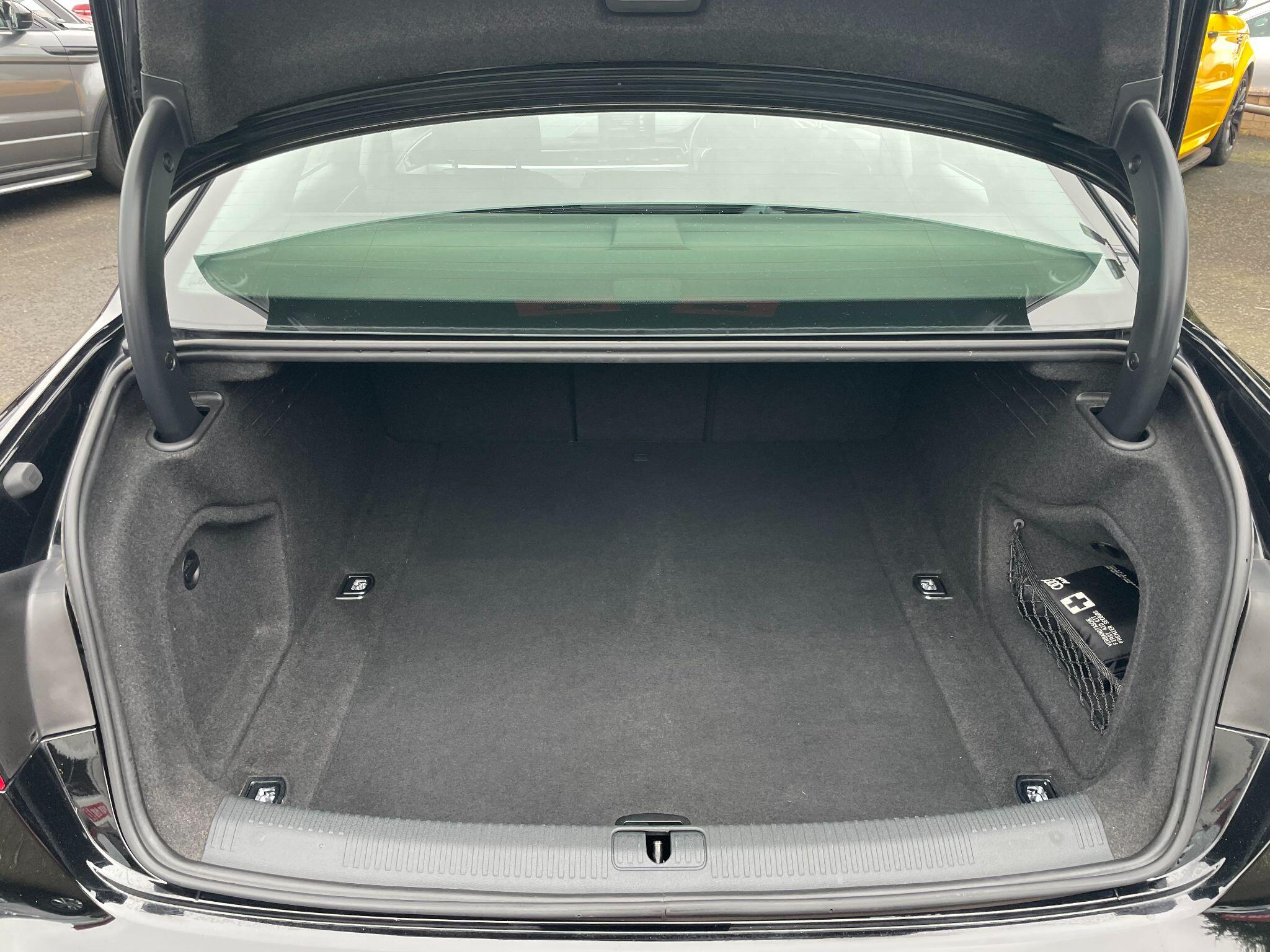 Audi A4 view 33