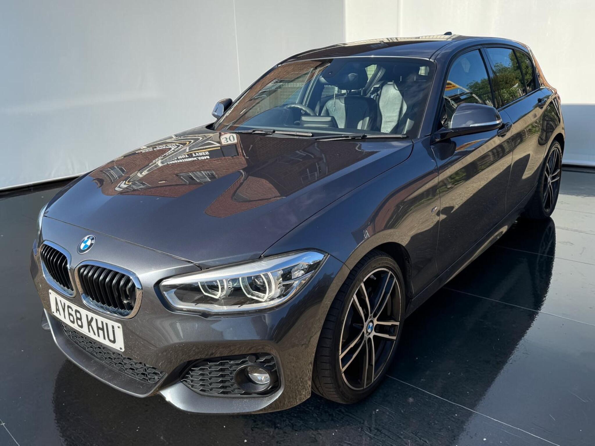 BMW 1 Series view 8