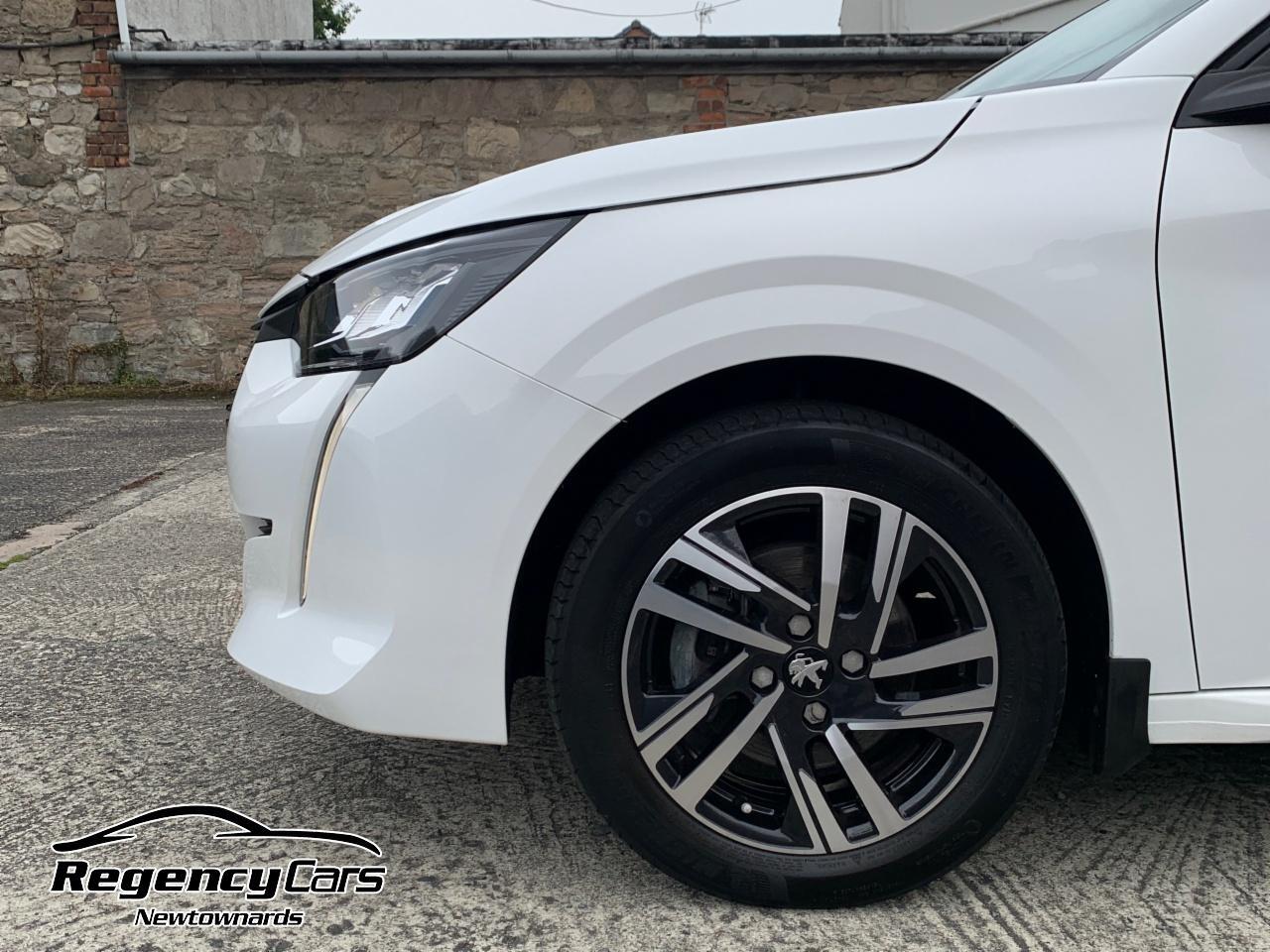 Peugeot 208 view 31