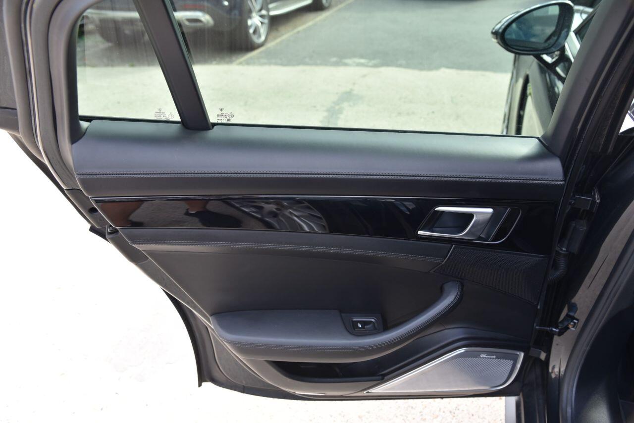Porsche Panamera view 73