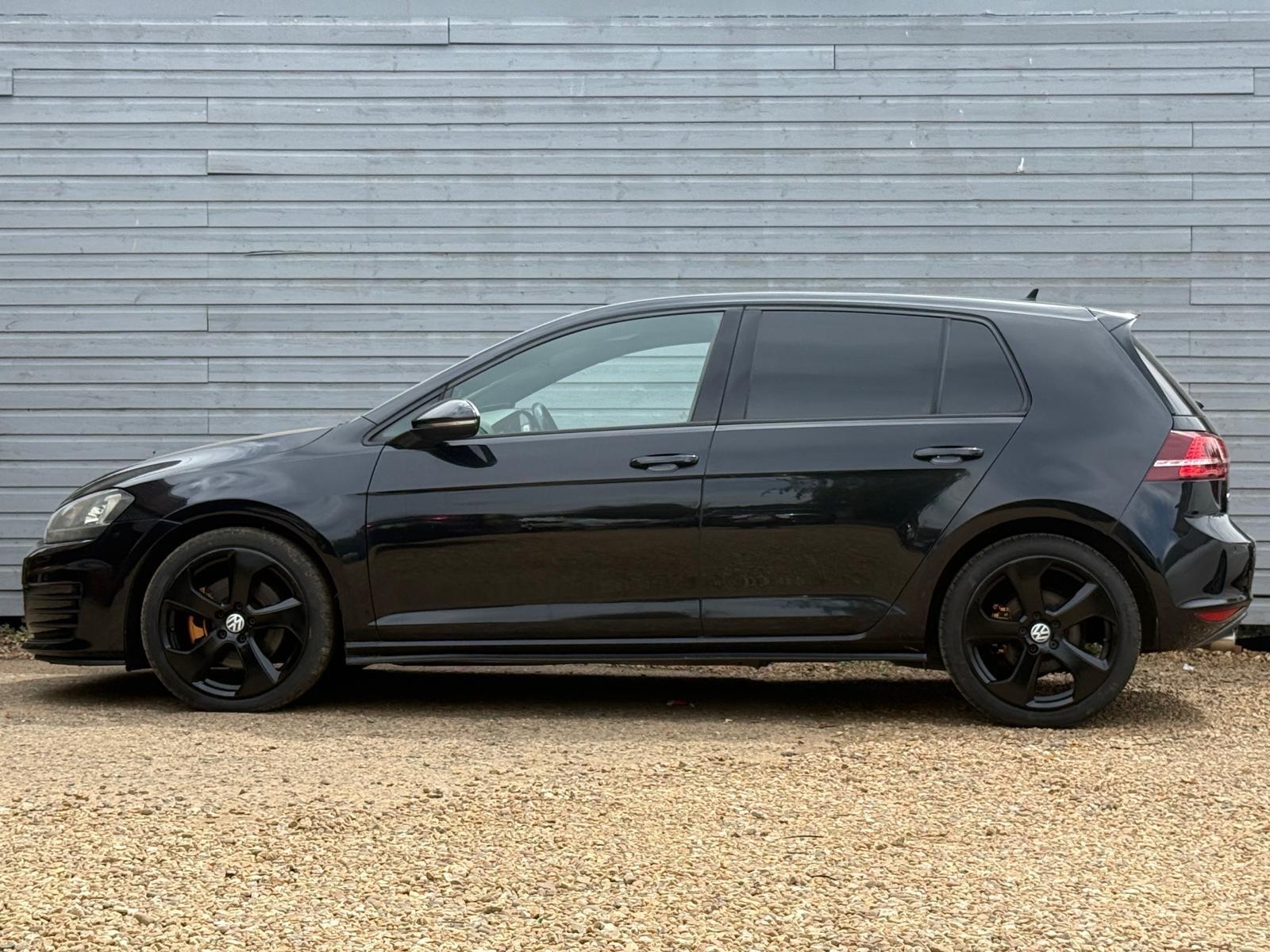 Volkswagen Golf view 9