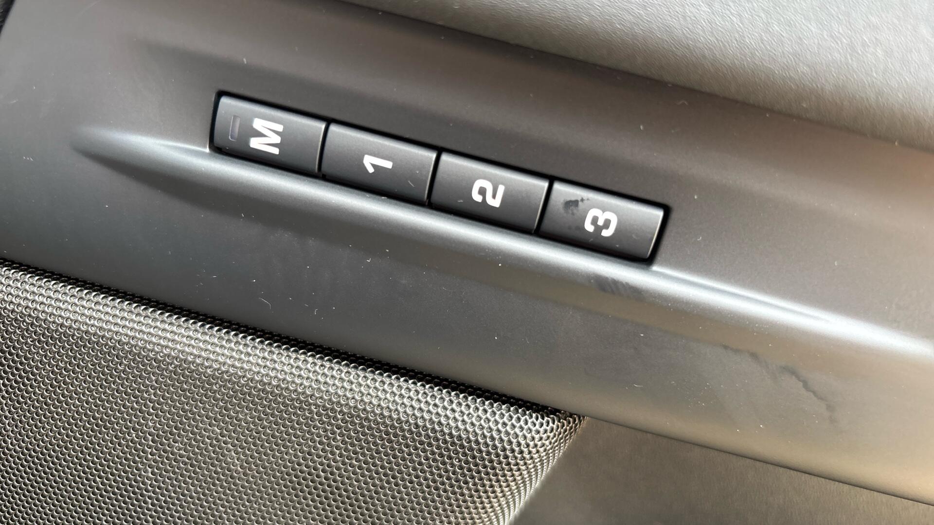 Land Rover Range Rover Evoque view 39