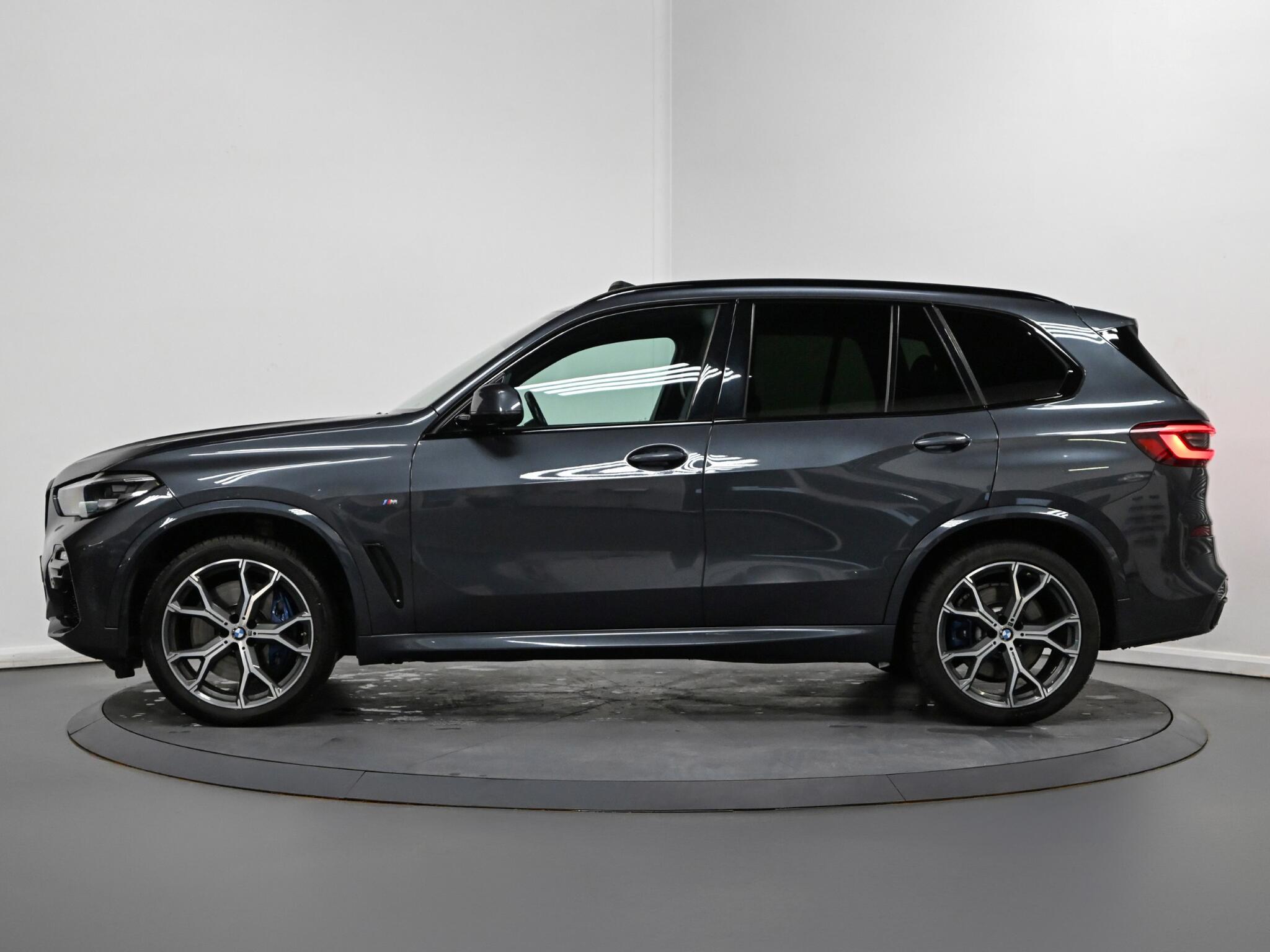 BMW X5 view 6